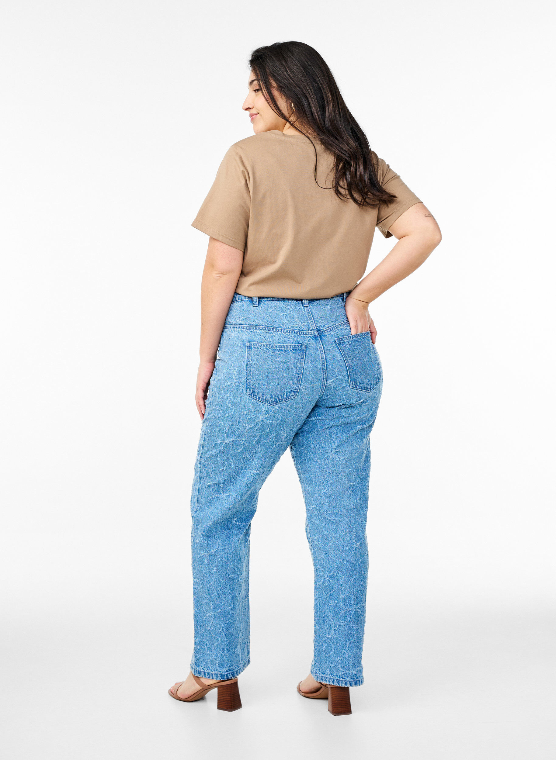 Zizzi Gemma jeans met een hoge taille en bloemenpatroon, Blauw, Model image number 2