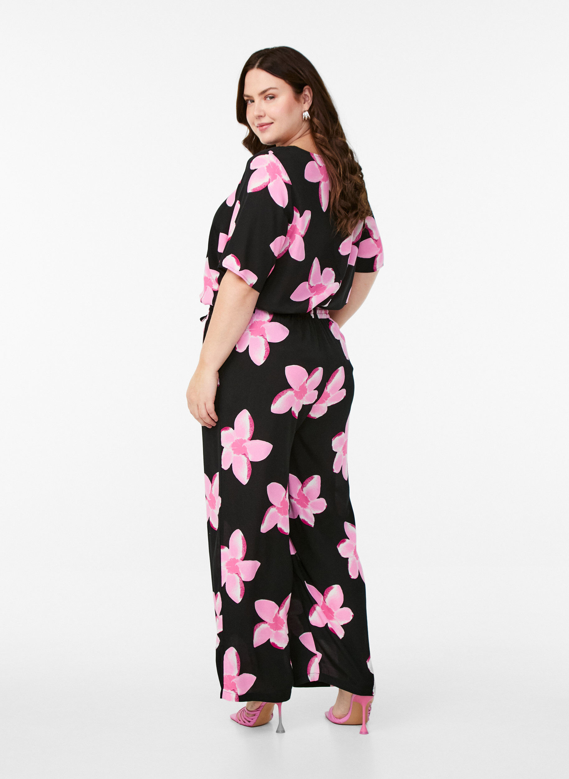 Zizzi Losvallende viscose broek met zakken, Zwart, Model image number 1