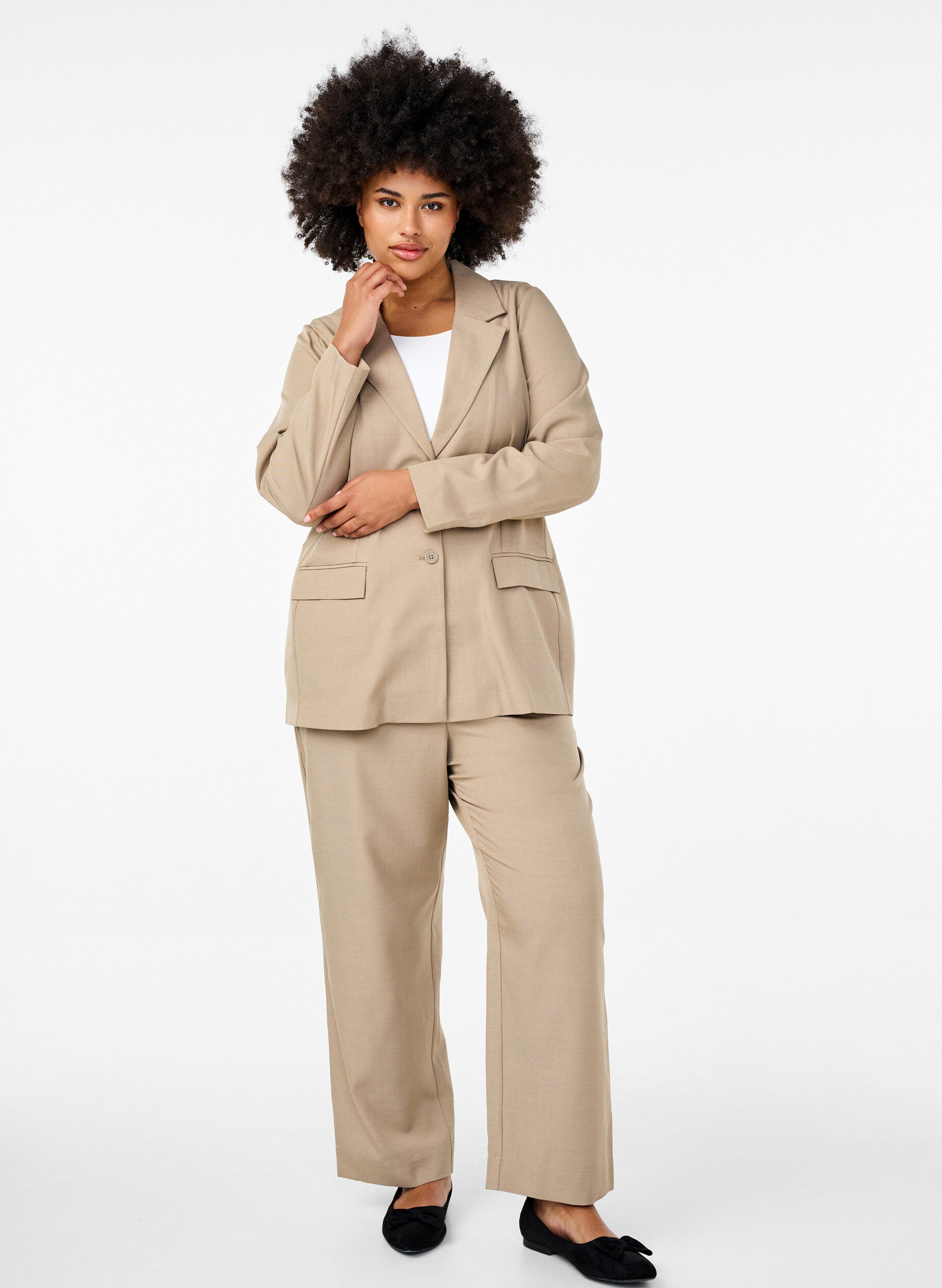 Zizzi FLASH - Blazer met zakken en een split, Beige, Model image number 1