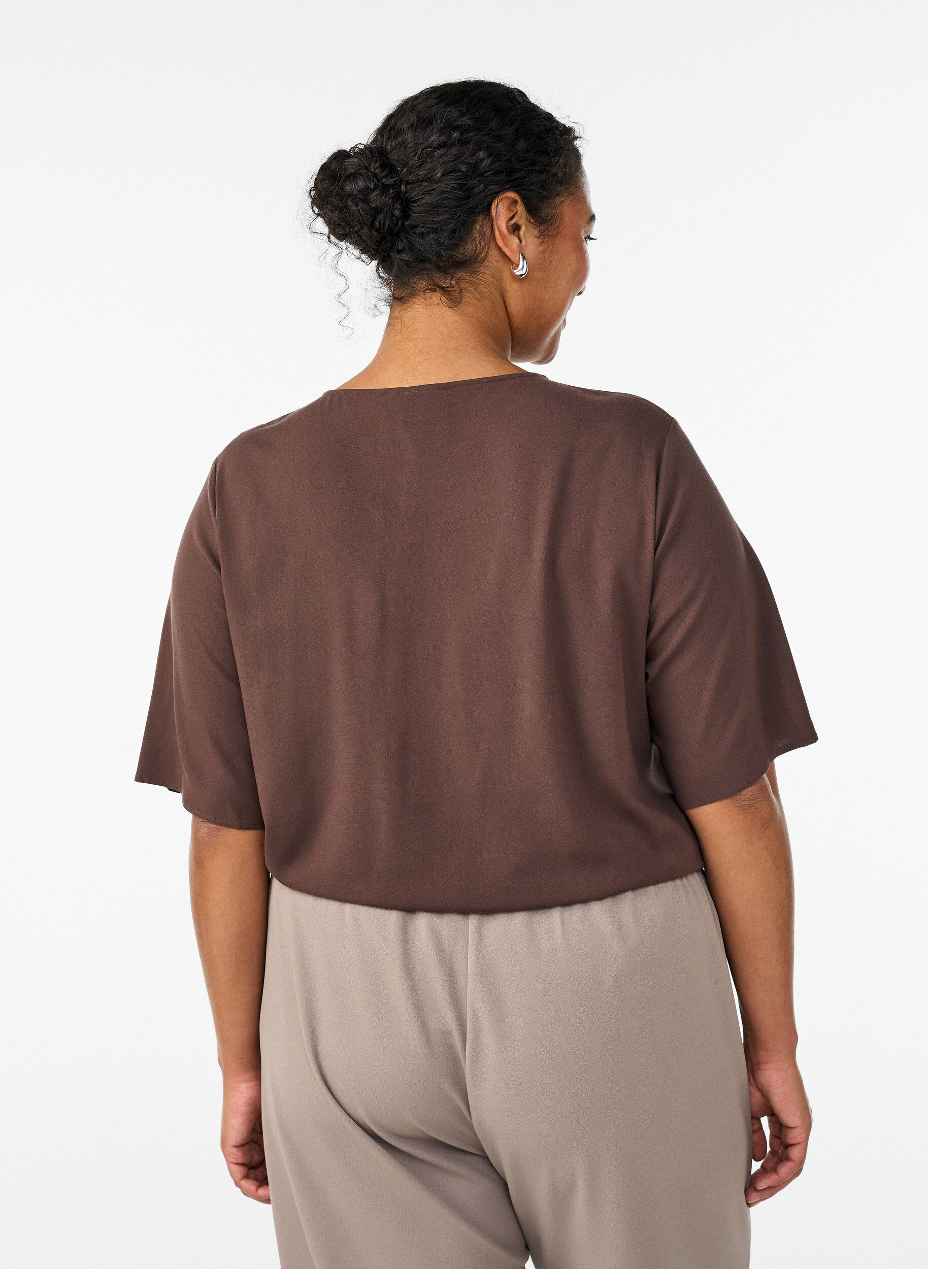 Zizzi Geweven blouse met korte mouwen en ronde hals, Bruin, Model image number 2