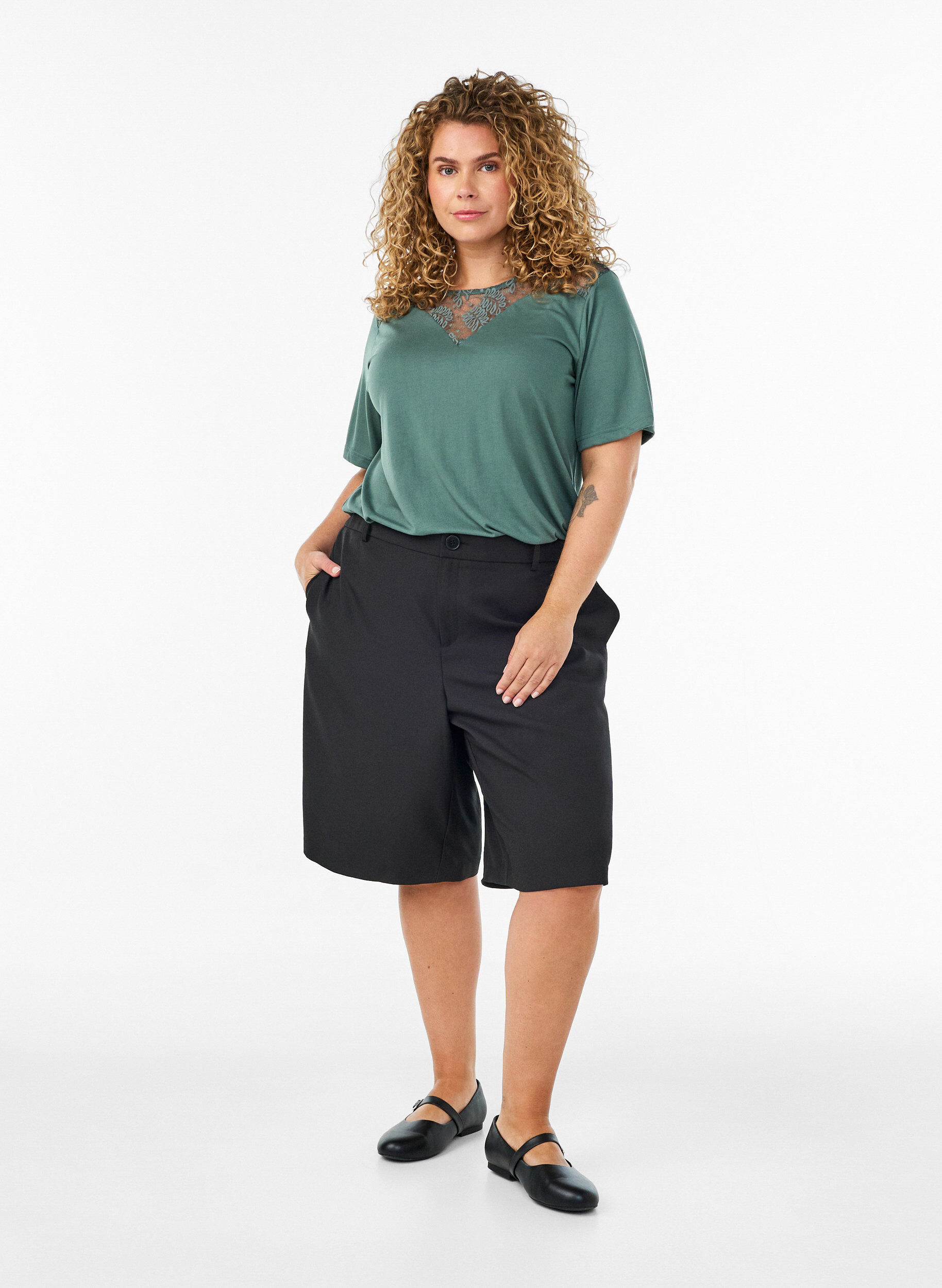 ZizziBlouse met kanten inzetstuk en ballonmouwen, Groen, Model image number 1