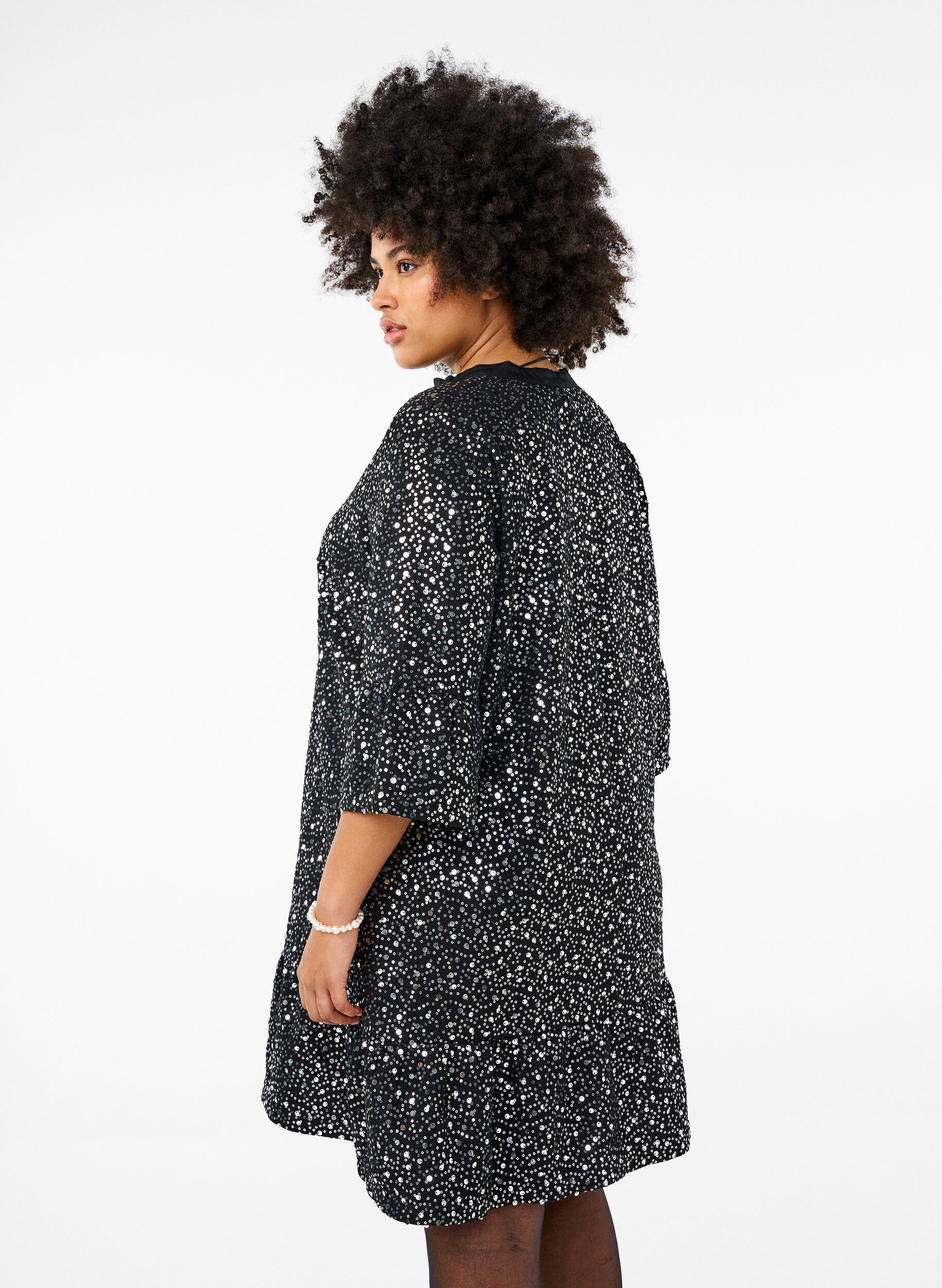 Zizzi Paillettenjurk met V-hals en 3/4 mouwen, Black w. Sequins, Model image number 1
