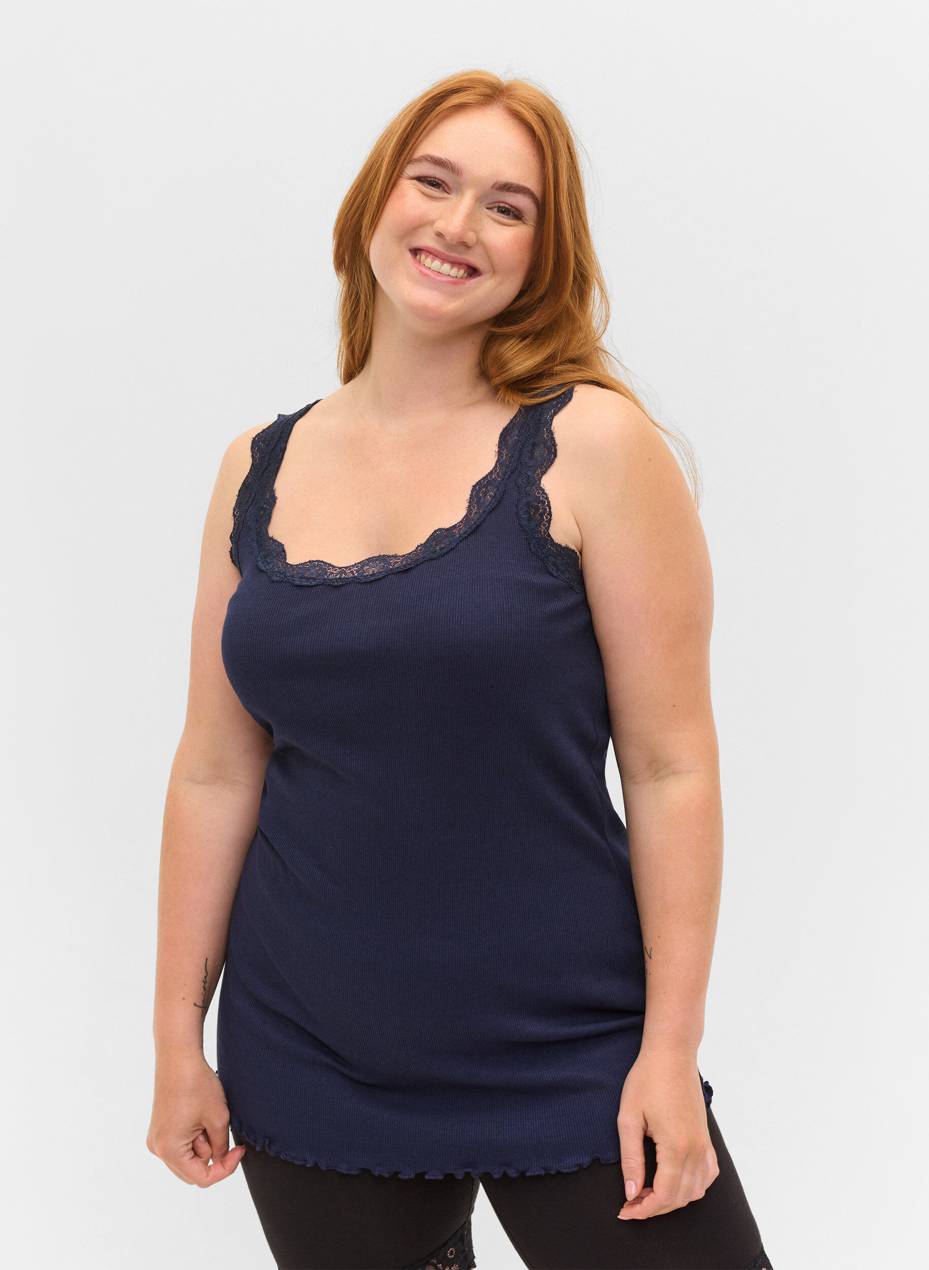 Zizzi Vrouwen Grote Maten Emily Jeans Slim Fit Normale Taille Maat 58W / 78 cm Blau
