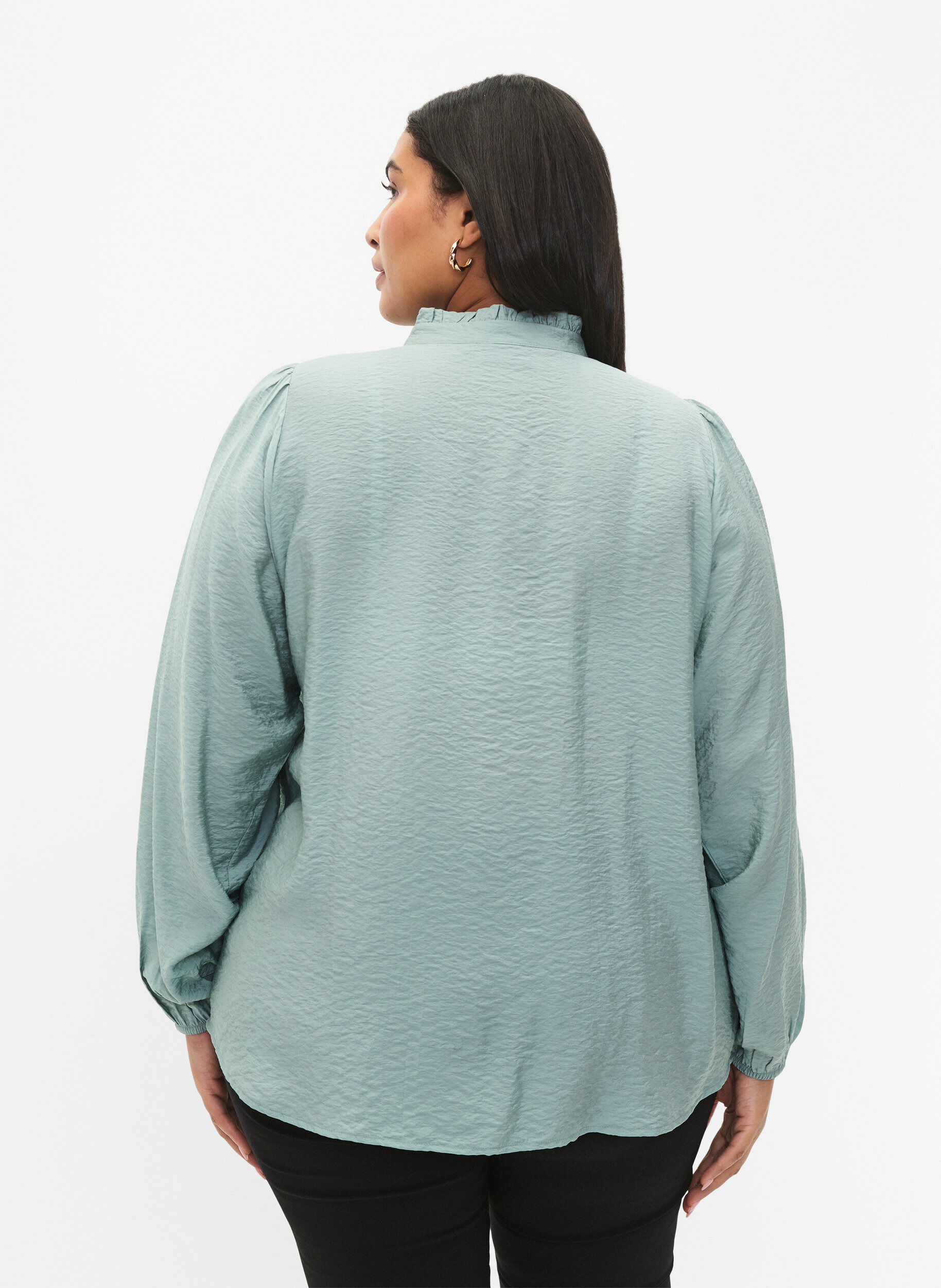 Zizzi Viscose overhemdblouse met rucheskraag, Chinois Green, Model image number 1