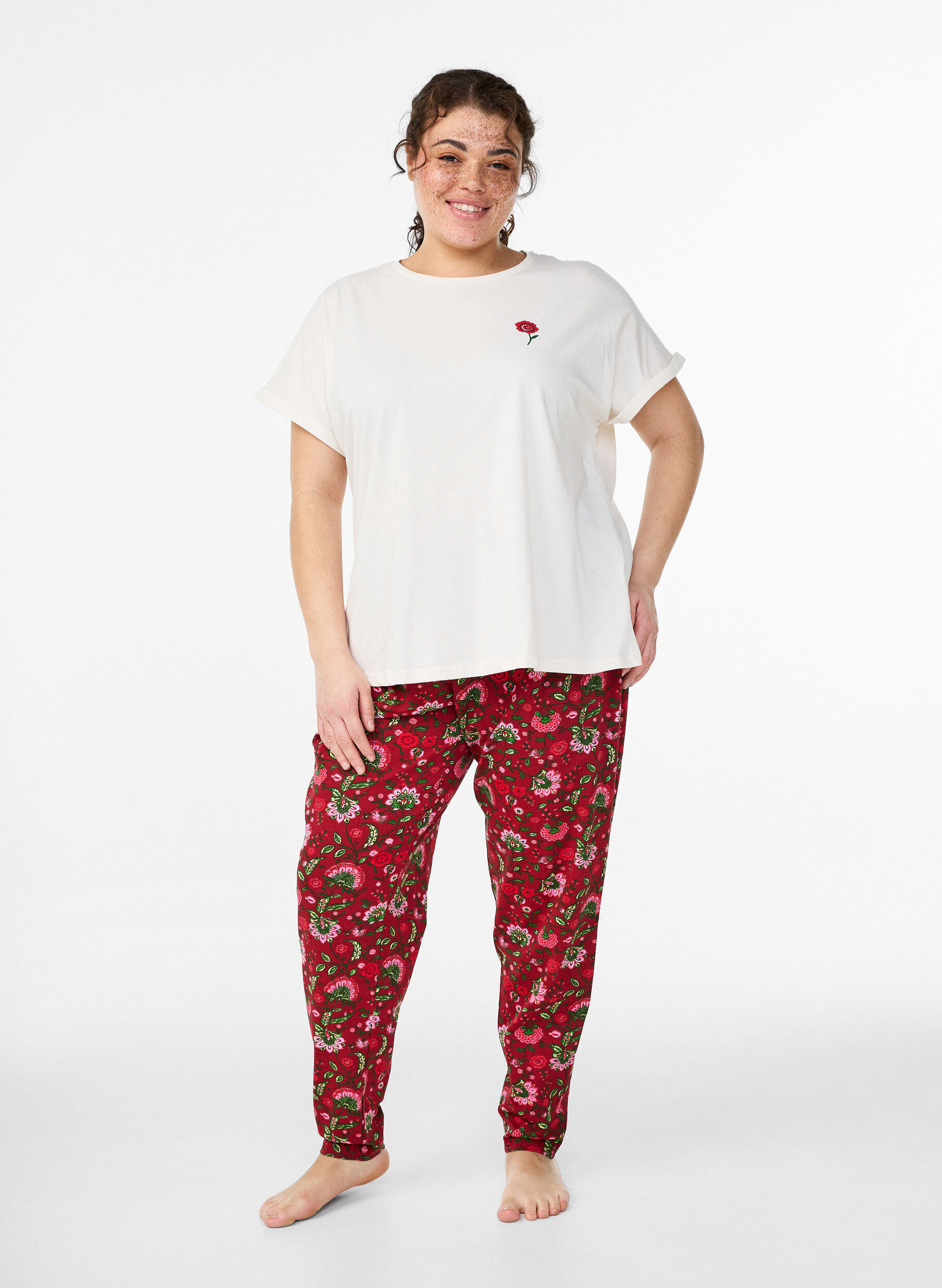 Zizzi Losse pasvorm katoenen nacht T-shirt met printdetail, Vanille, Model image number 1