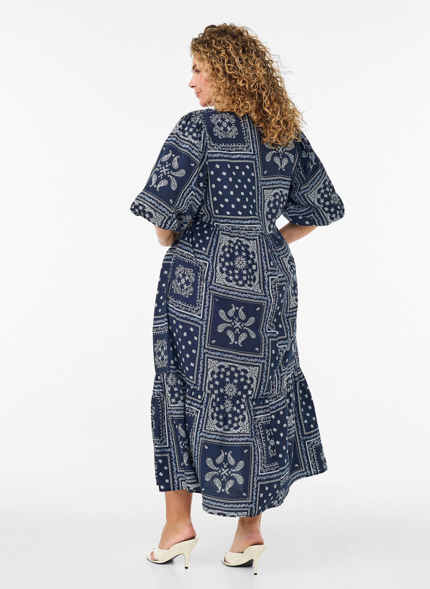 ZizziEnkel-lange jurk in viscose met paisleyprint en korte mouwen, Blauw, Model image number 1
