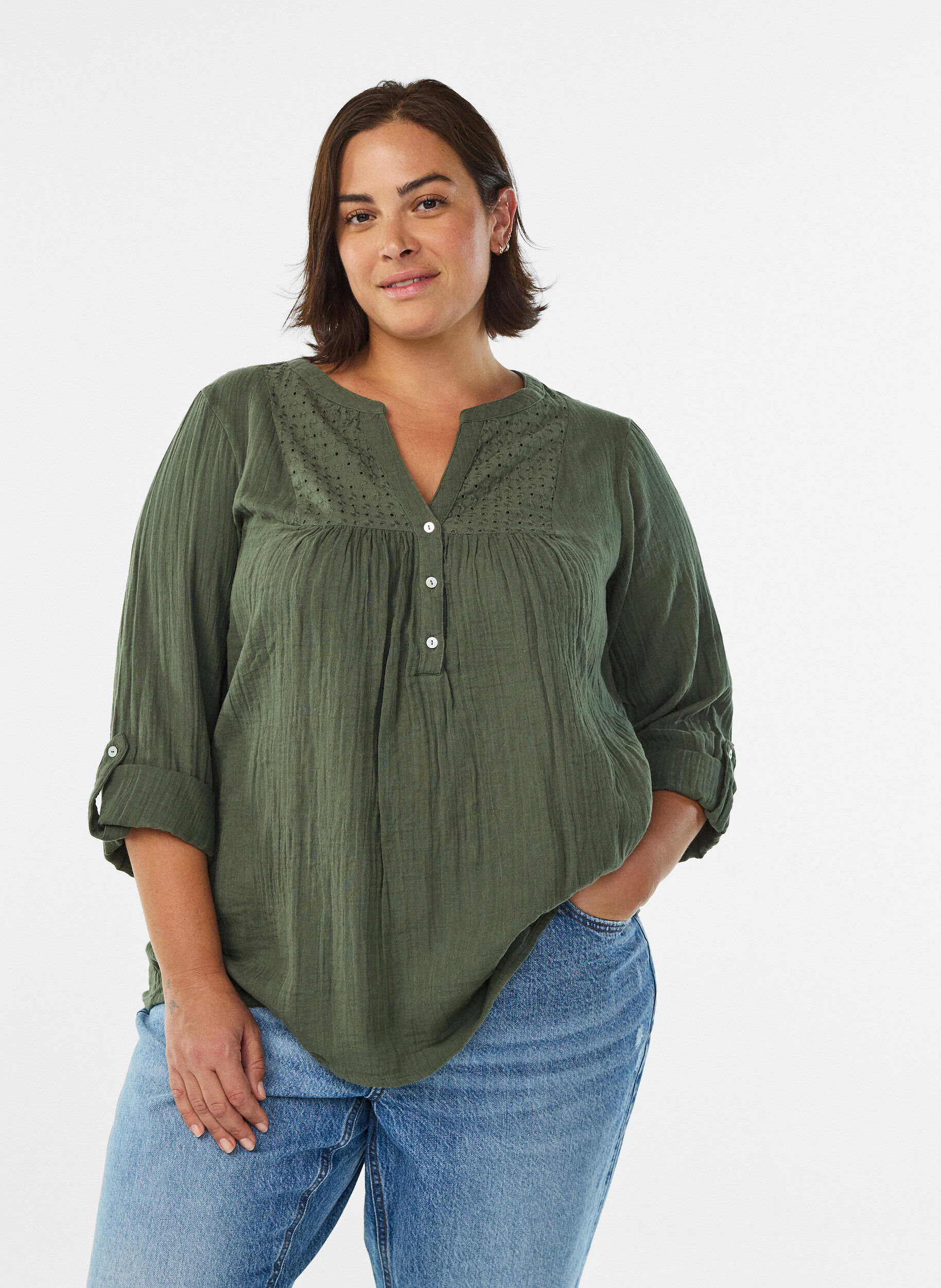 Zizzi Blouse in katoenen mousseline met broderie anglaise, Groen, Model image number 0