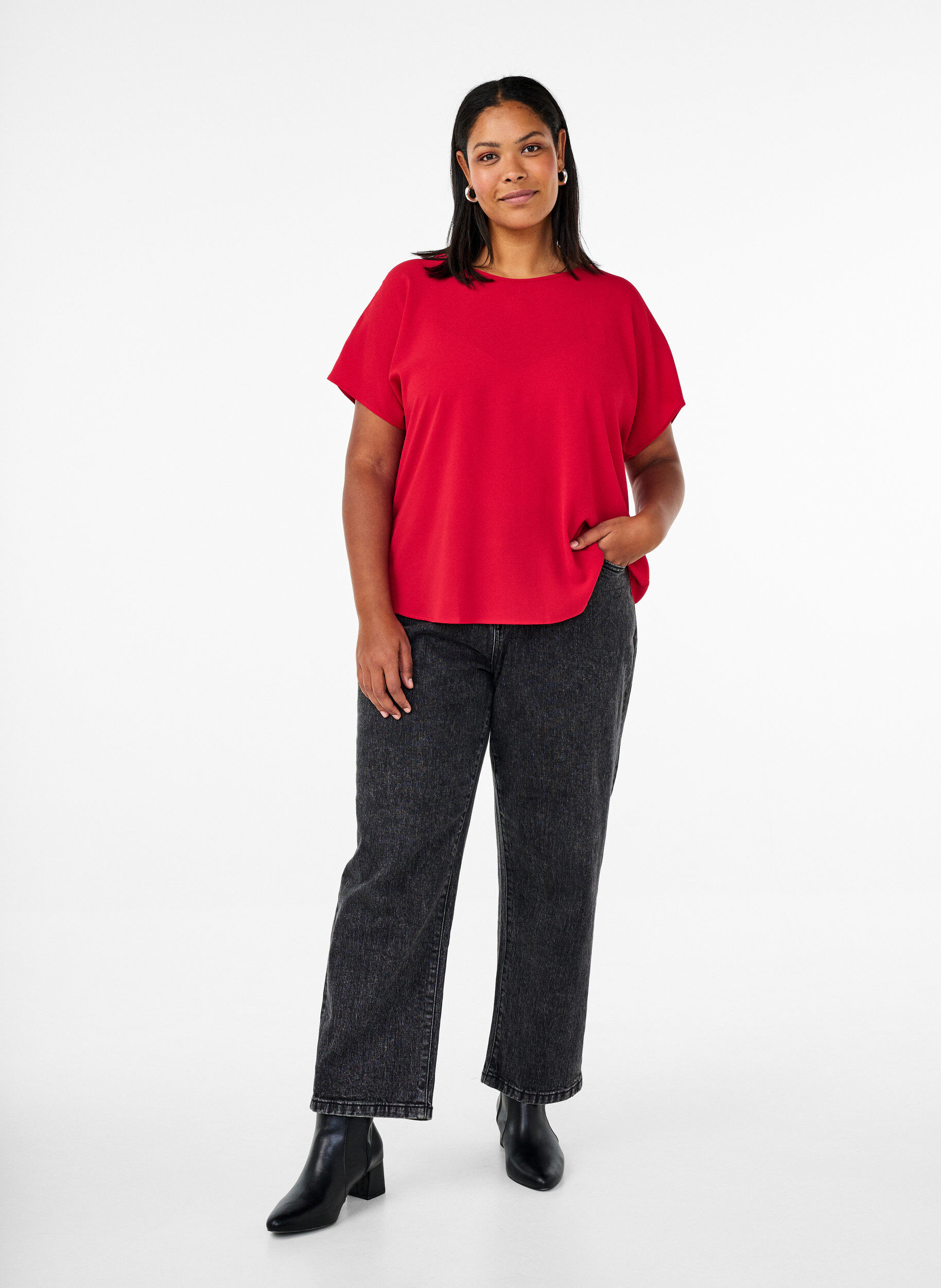 Zizzi Blouse met korte mouwen en een ronde halslijn, Rood, Model image number 1