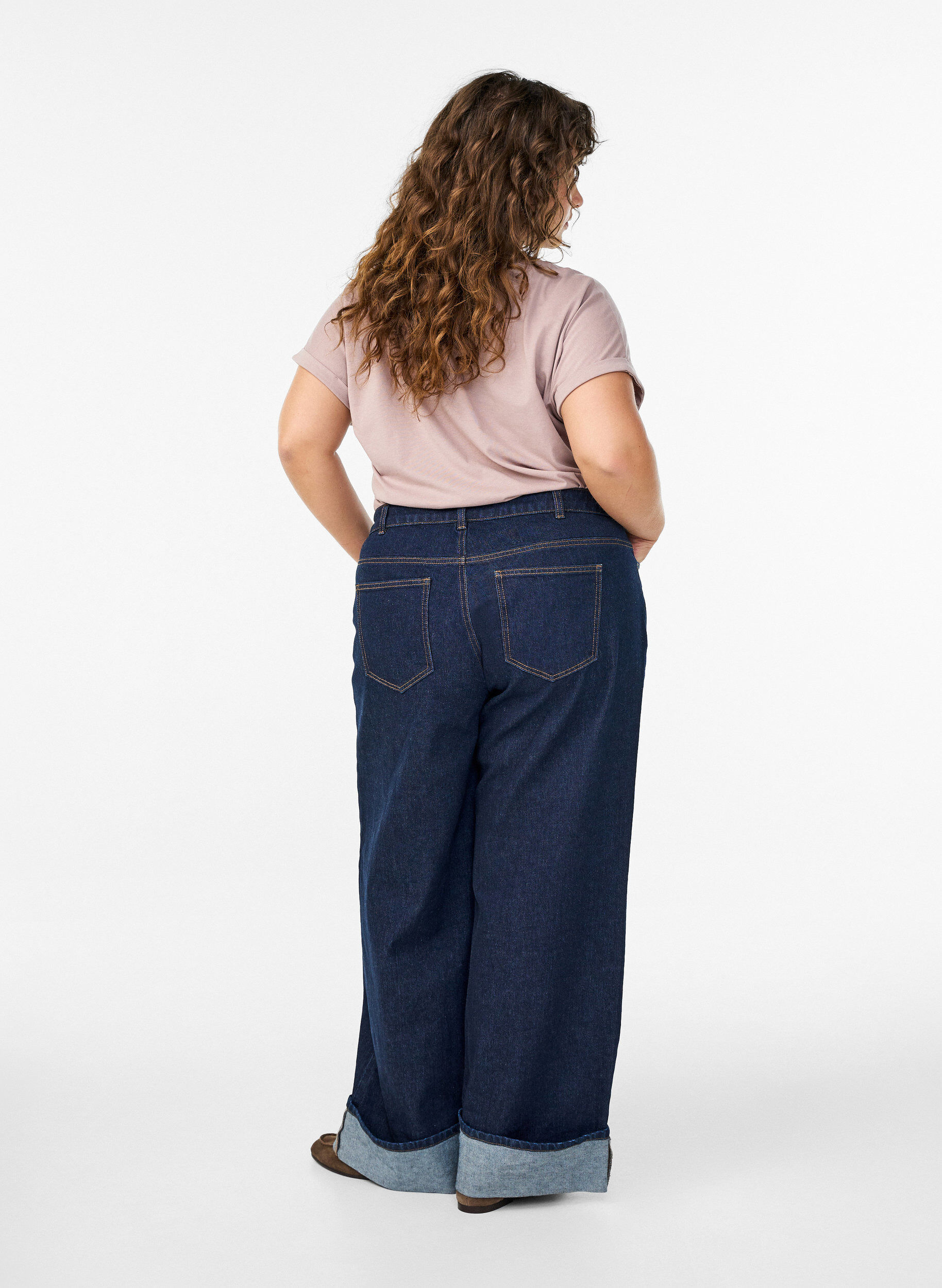 Zizzi Straight-fit jeans met wijde pijpen en omslagen, Blauw, Model image number 1