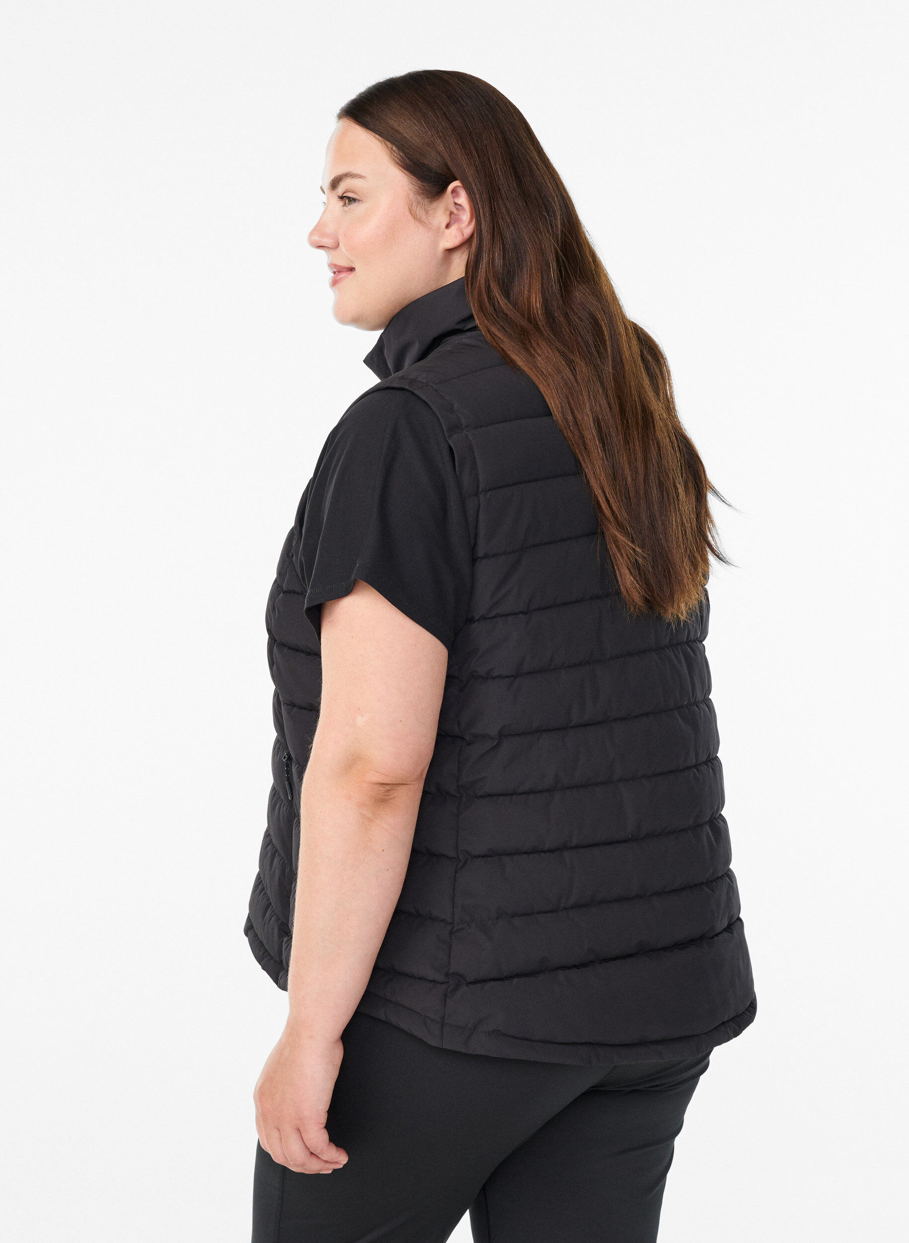 Zizzi Sportief gewatteerd vest met ritssluiting en zakken, Zwart, Model image number 2