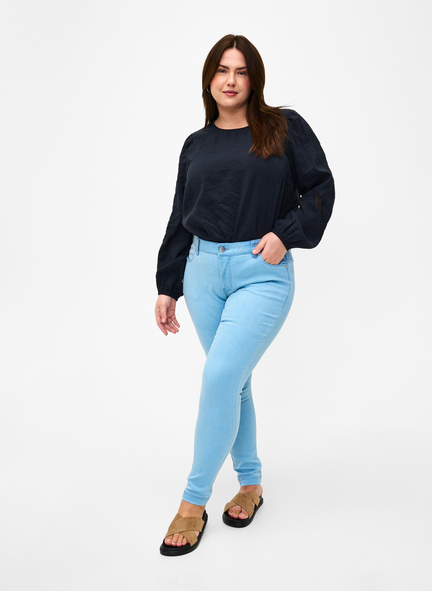 Zizzi Blouse van Tencel&trade; Modal met geborduurde details, Black, Model image number 2