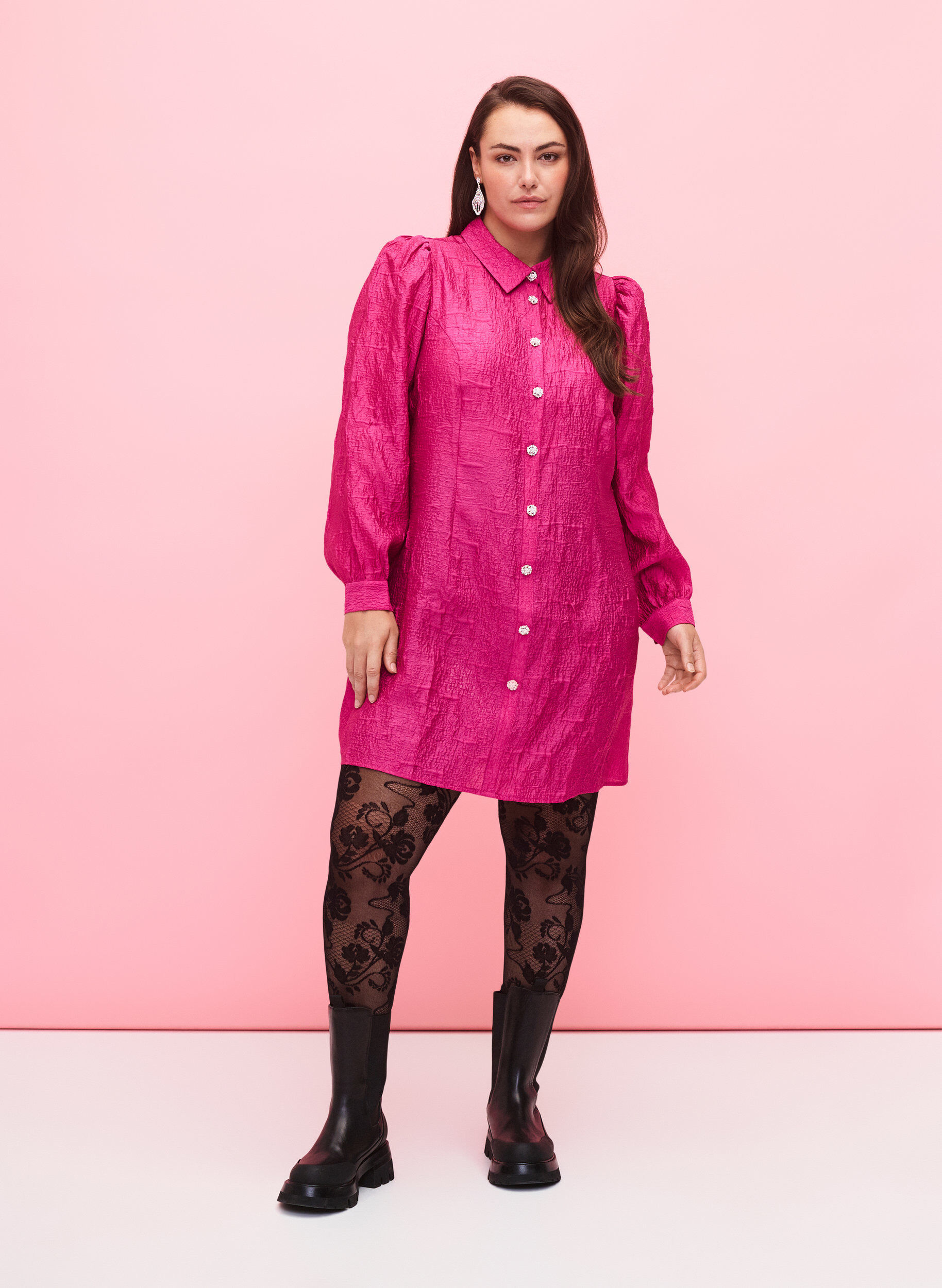 Zizzi Shirtjurk met textuur en parelmoeren knopen, Cactus Flower, Model image number 3