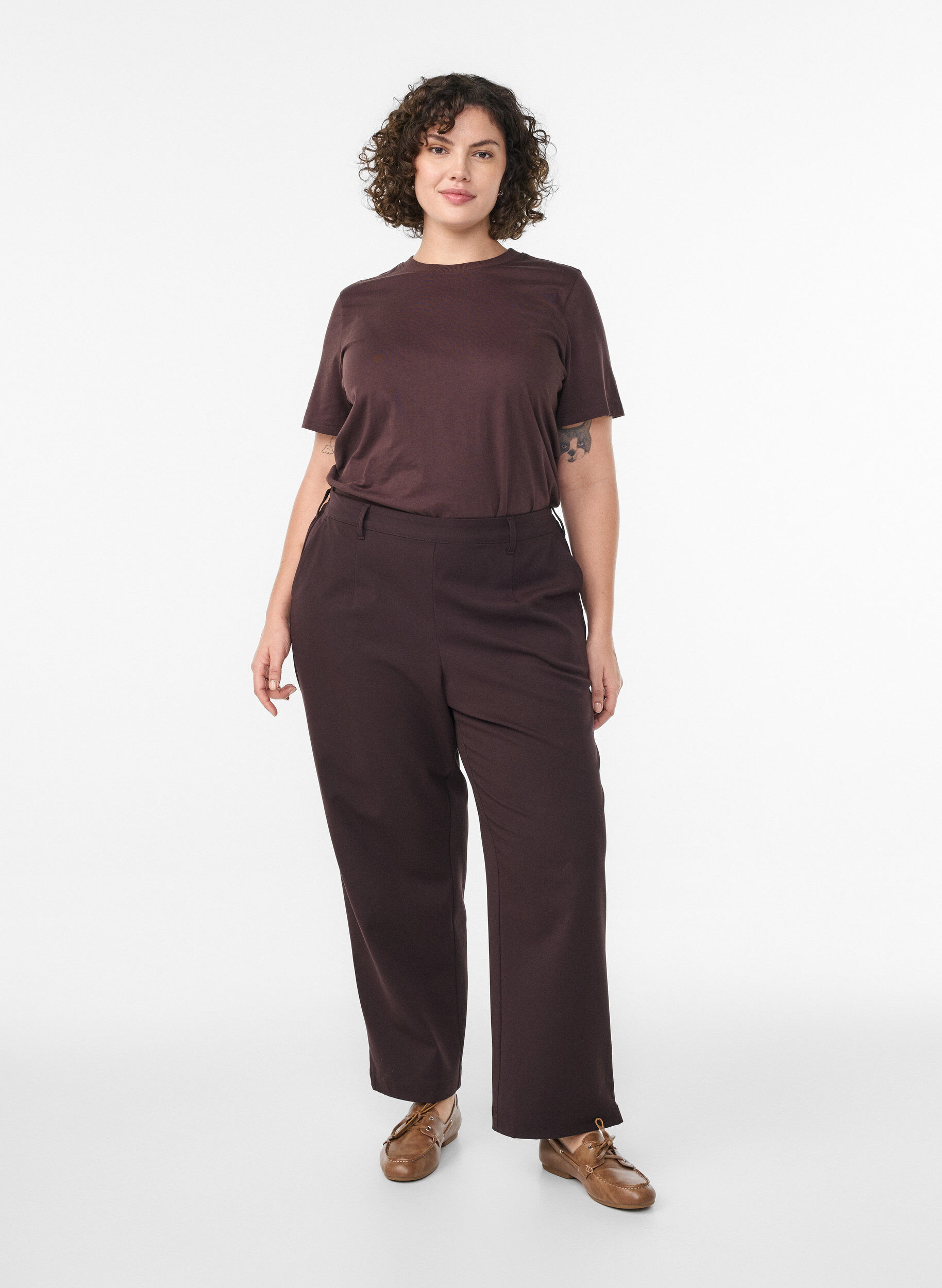 Zizzi Basic katoenen T-shirt met ronde hals, Bruin, Model image number 1