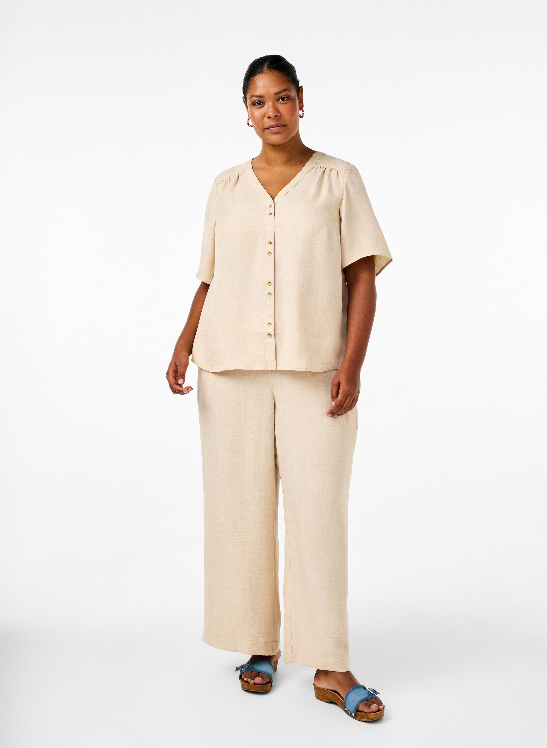 Zizzi Losse broek met elastische tailleband en zakken, Beige, Model image number 0
