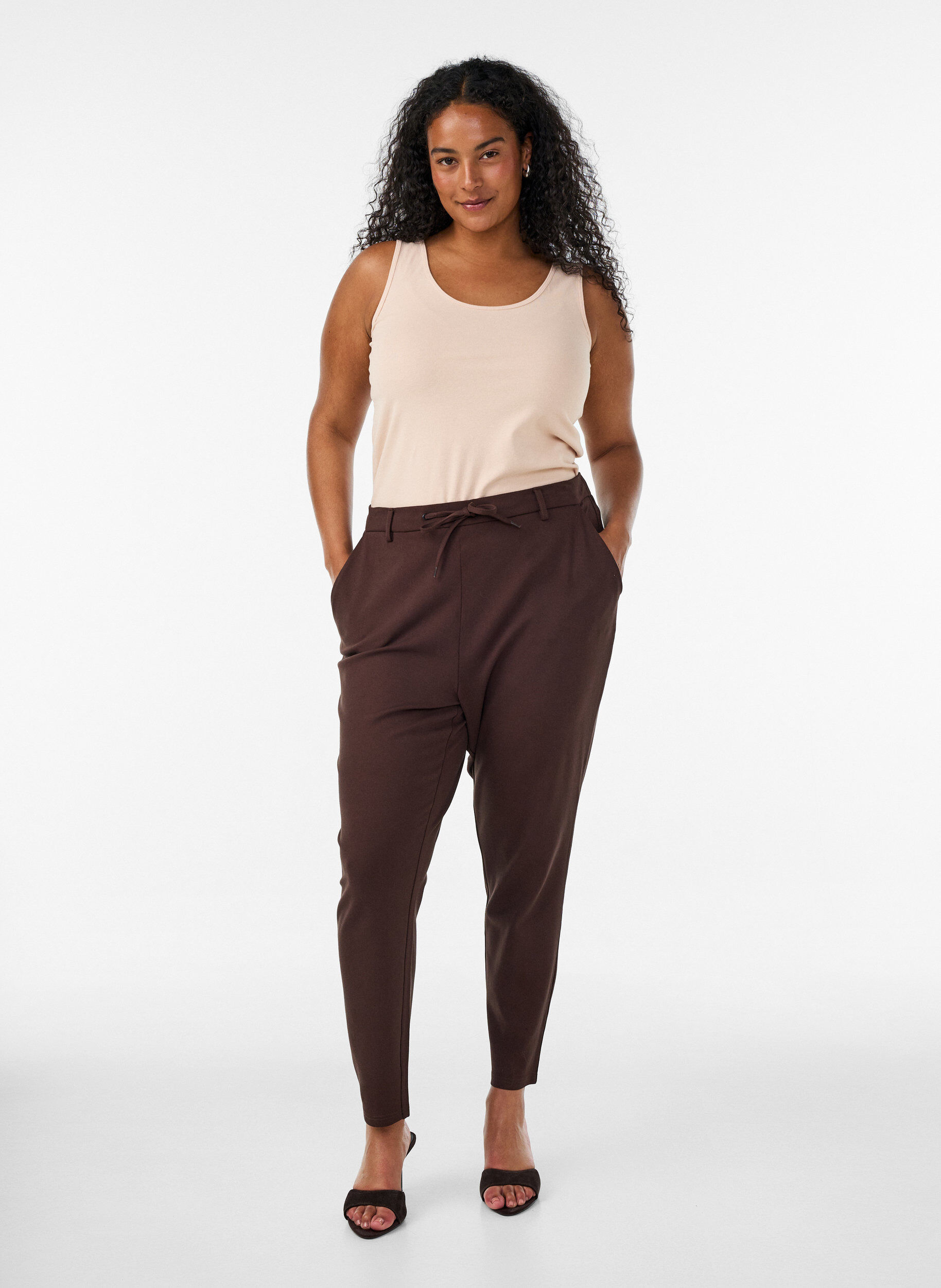 ZizziEffen basic top in katoen, Beige, Model image number 1