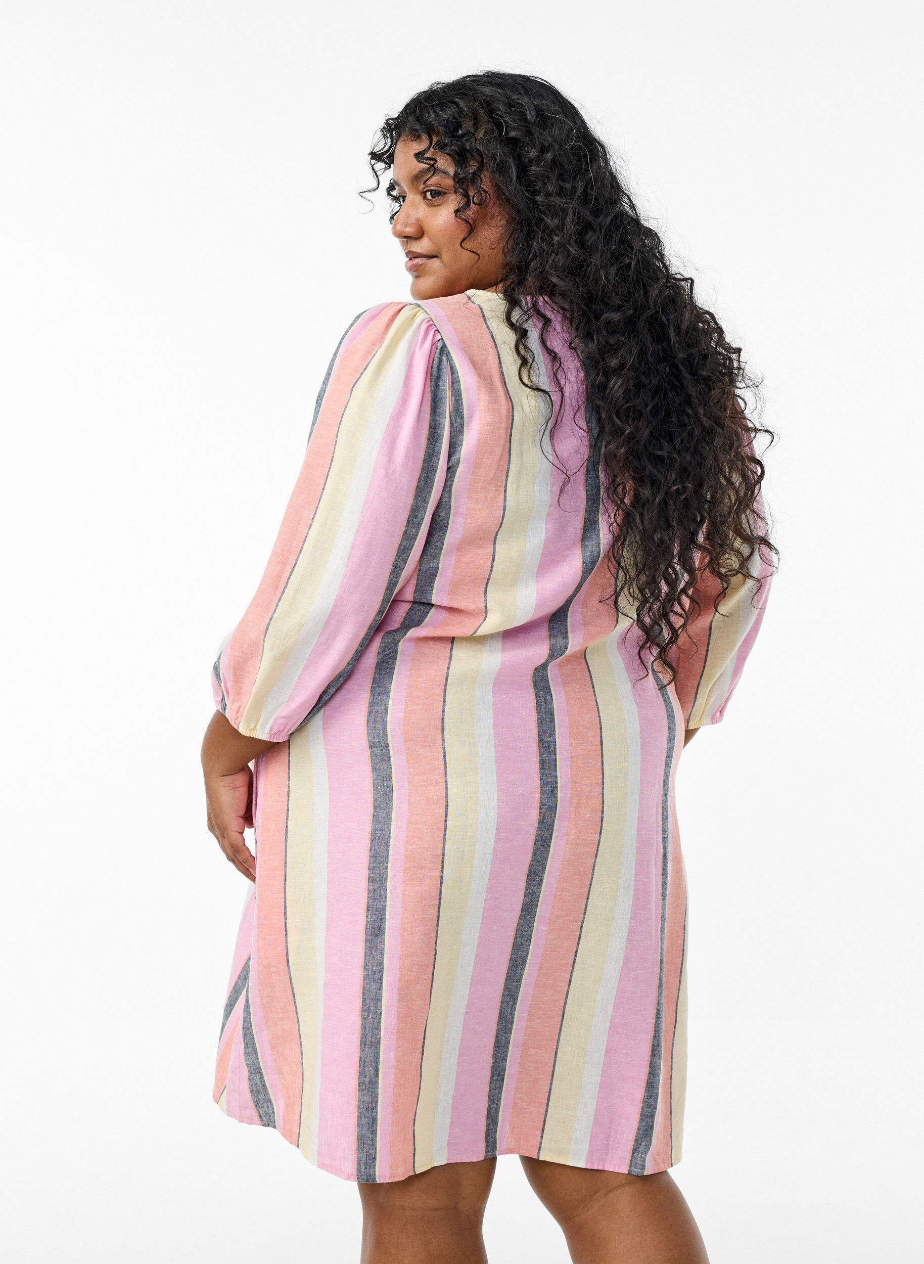 Zizzi Korte jurk in linnen en viscose met 3/4 mouwen, Geel, Model image number 2