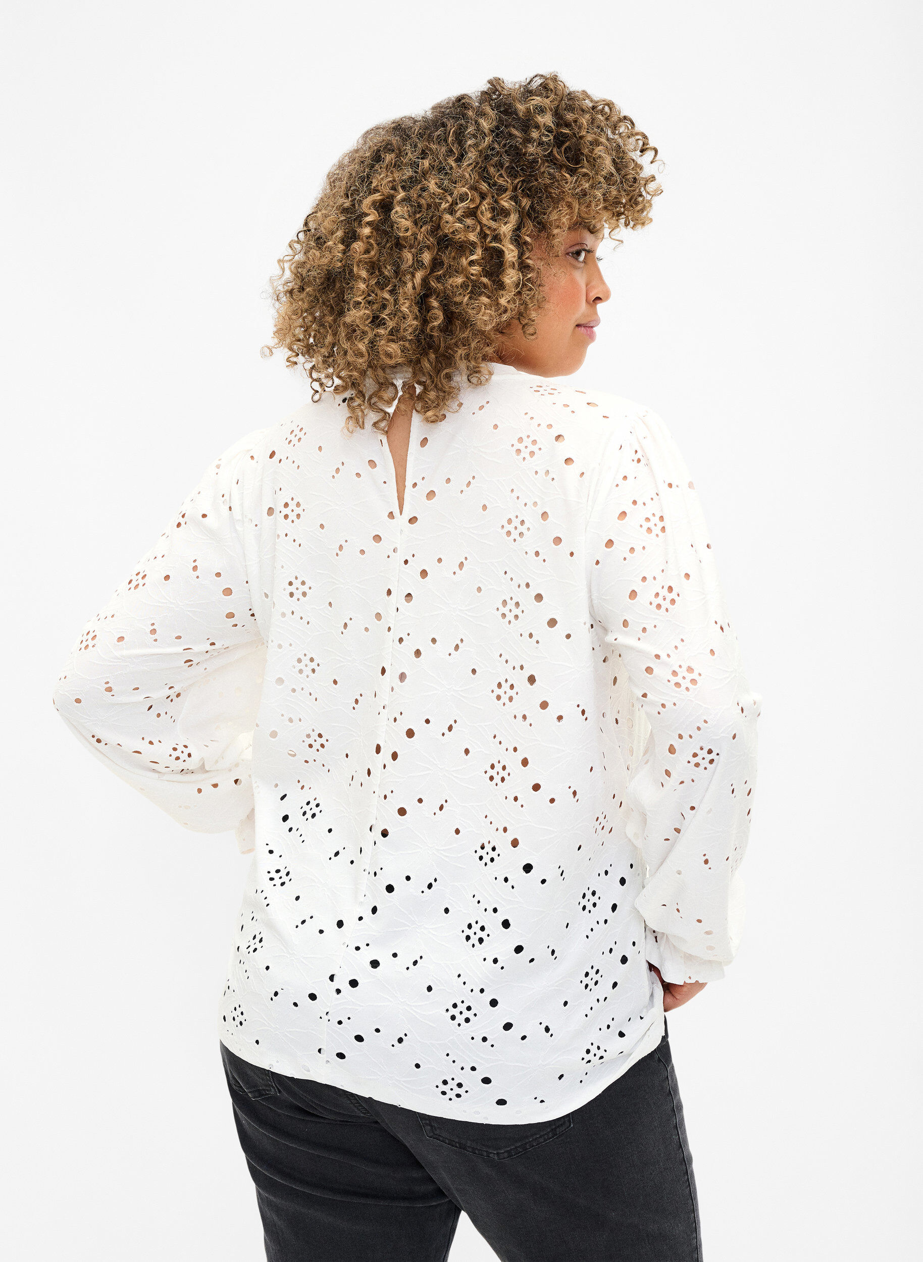 Zizzi Blouse met lange mouwen en gaatjespatroon, Bright White, Model image number 1