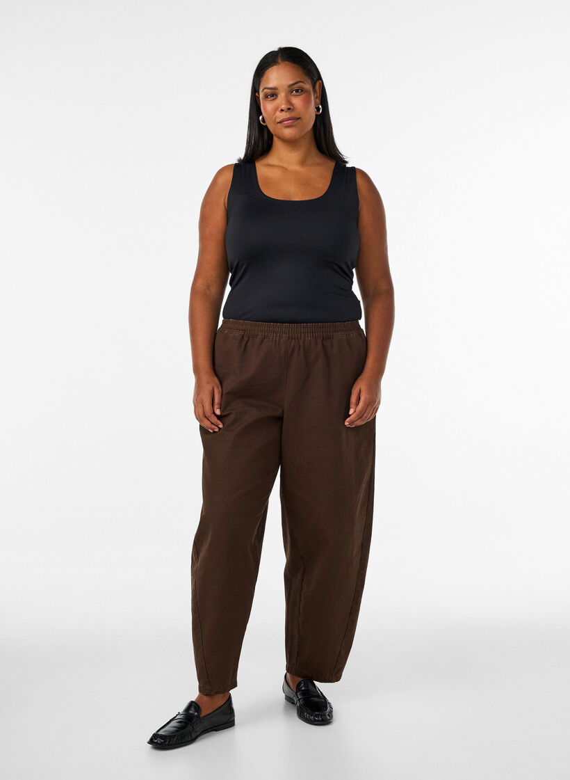 Nauwsluitende basic top van een gladde stof, Zwart, Model image number 1