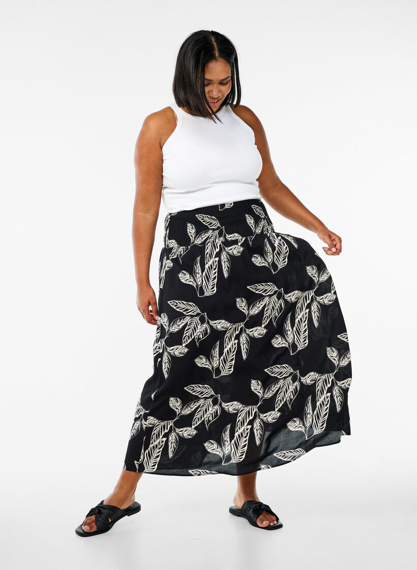 FLASH - Maxi rok in viscose met smokwerk, Zwart, Model image number 2