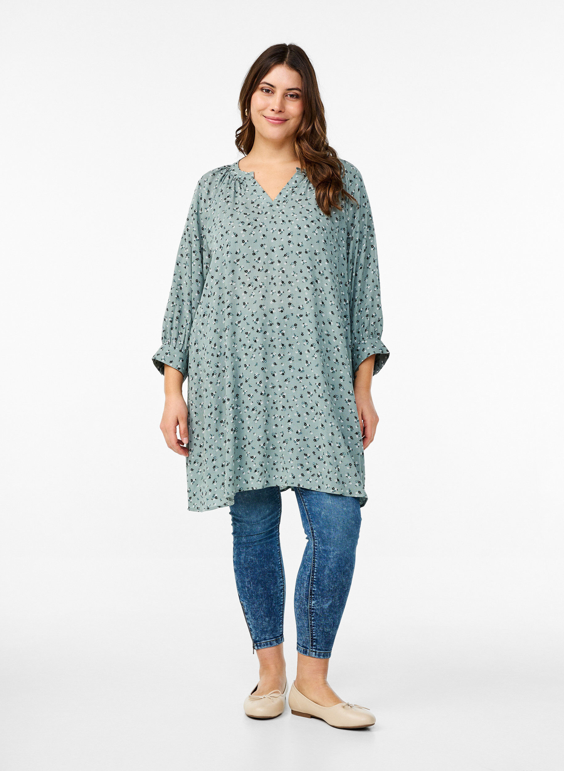 Zizzi Tunic met bloemenprint en 3/4 mouwen, Groen, Model image number 1