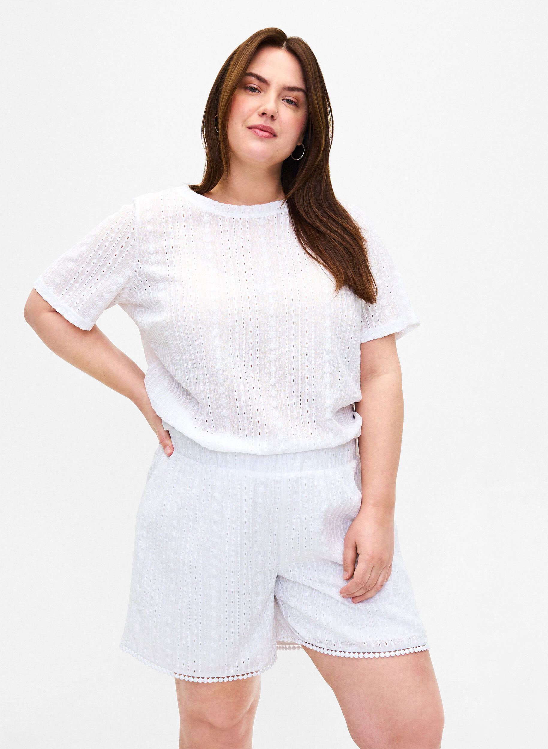 Zizzi Korte broek met structuurpatroon, Bright White, Model image number 0