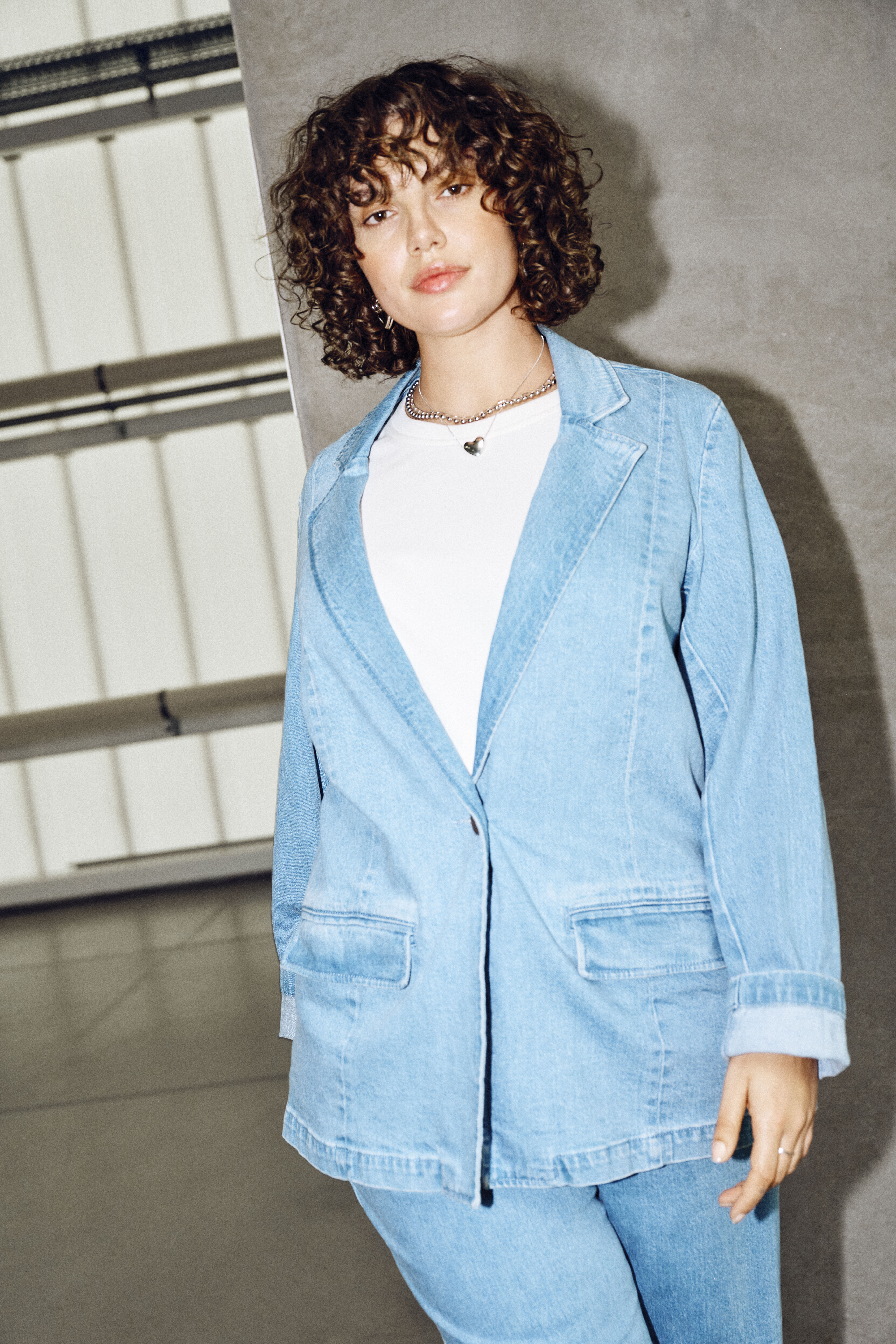 Zizzi Denim blazer look, , Model