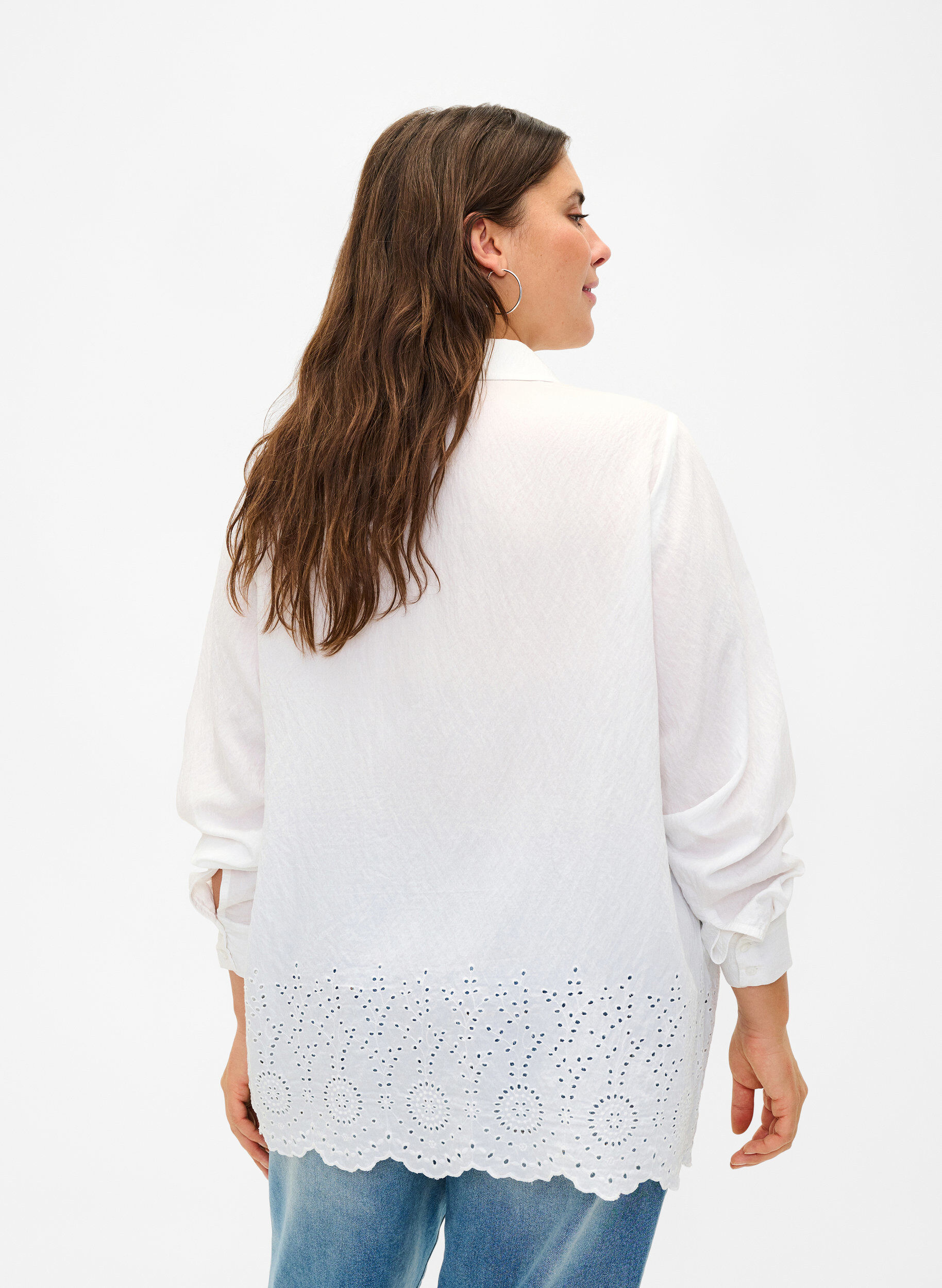 Zizzi Viscose overhemd met broderie anglaise, Bright White, Model image number 1