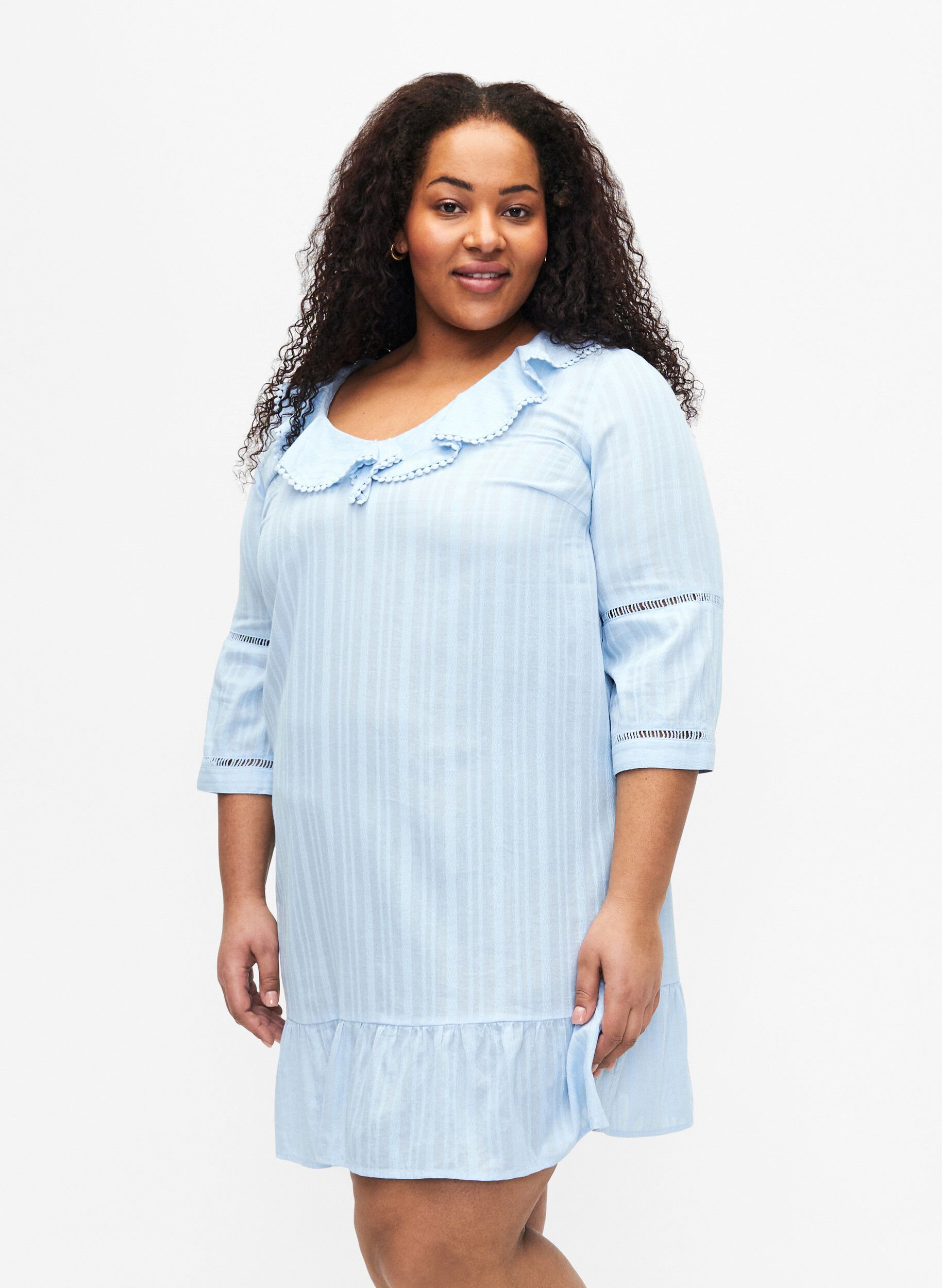 Zizzi Katoen-viscosemix jurk met 3/4 mouwen, Chambray Blue, Model image number 0