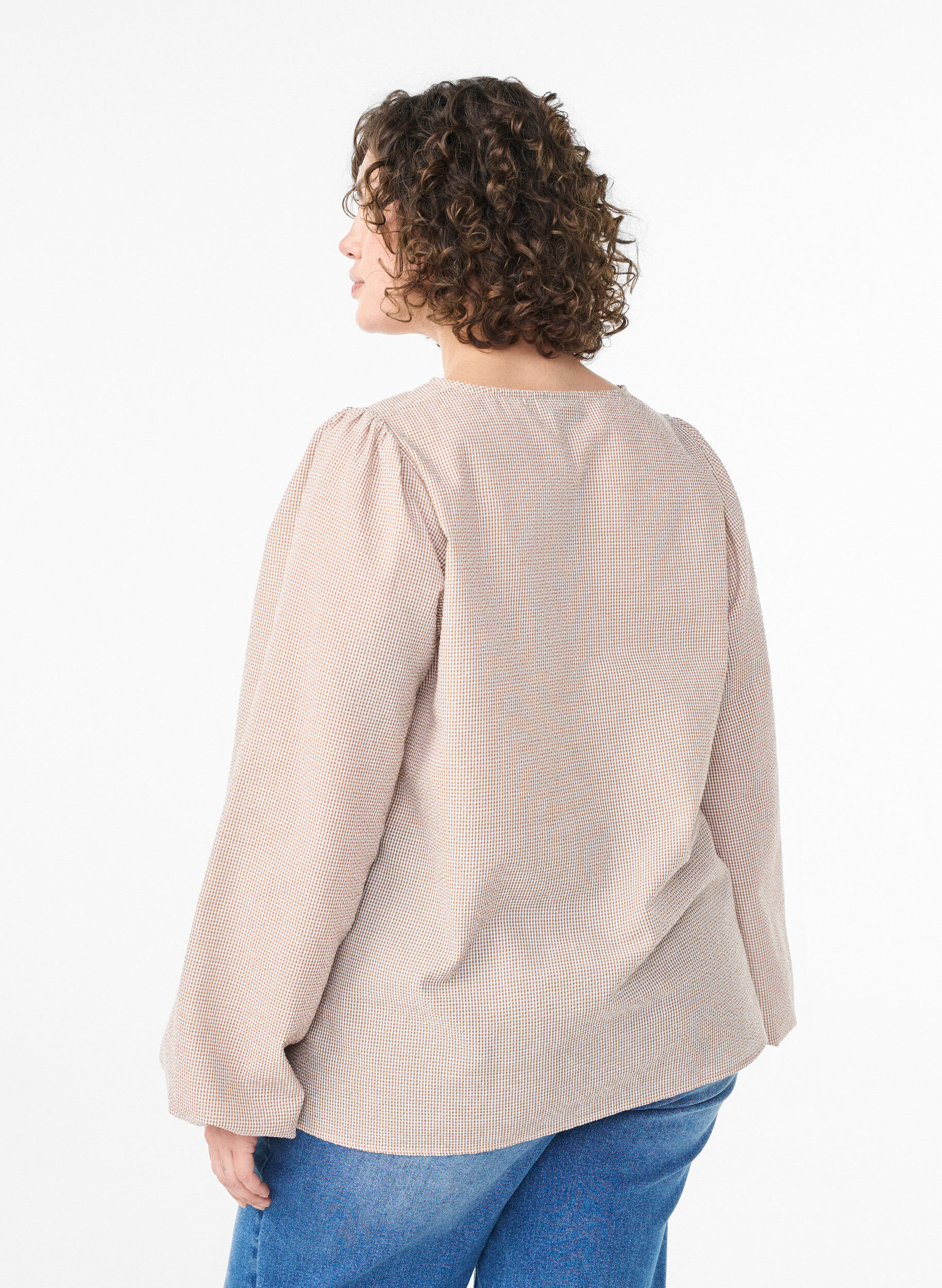 Zizzi Blouse met V-hals en kleine ruitjes, Beige, Model image number 2