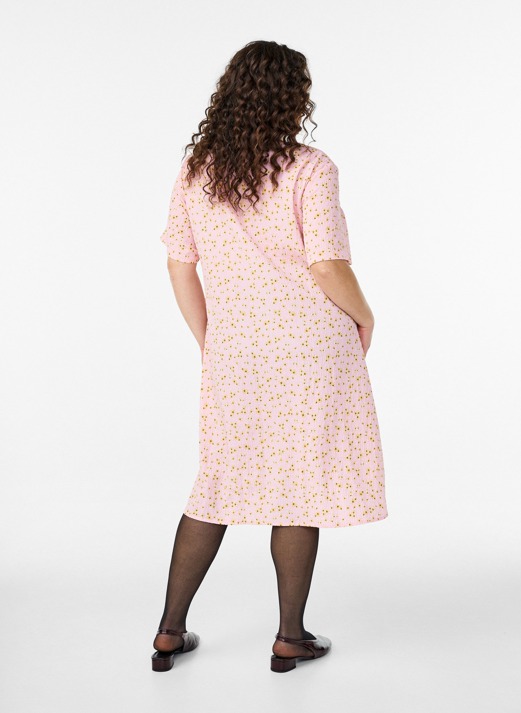 Zizzi FLASH - Jurk met korte mouwen en een V-hals, Roze, Model image number 1