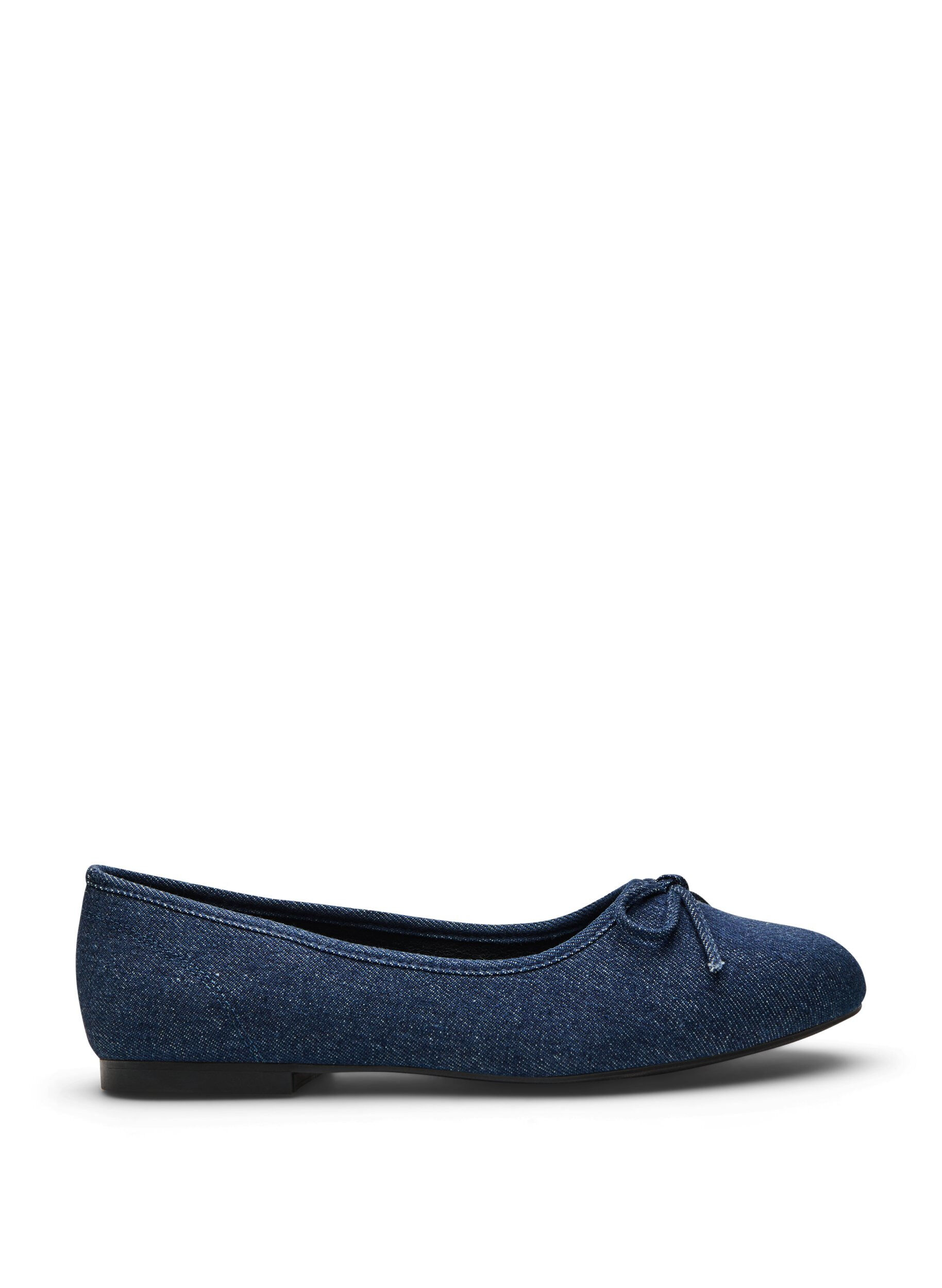 Zizzi Wide fit - Denim ballerina met strik, Blauw, Packshot image number 0