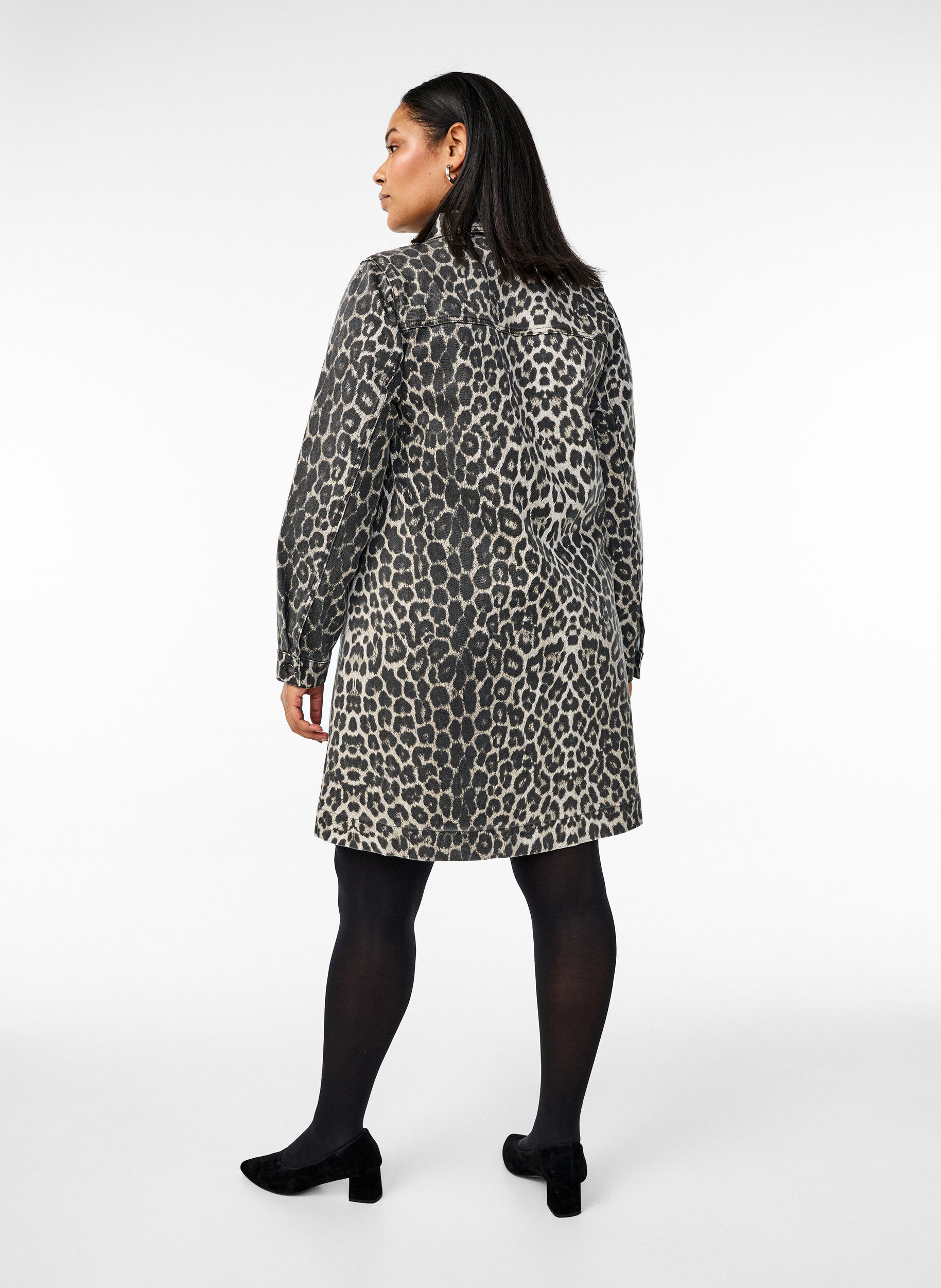 Zizzi Denim jurk met lange mouwen en luipaardprint, Bruin, Model image number 2