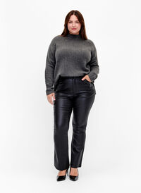 Ellen jeans met coating en bootcut, Black, Model