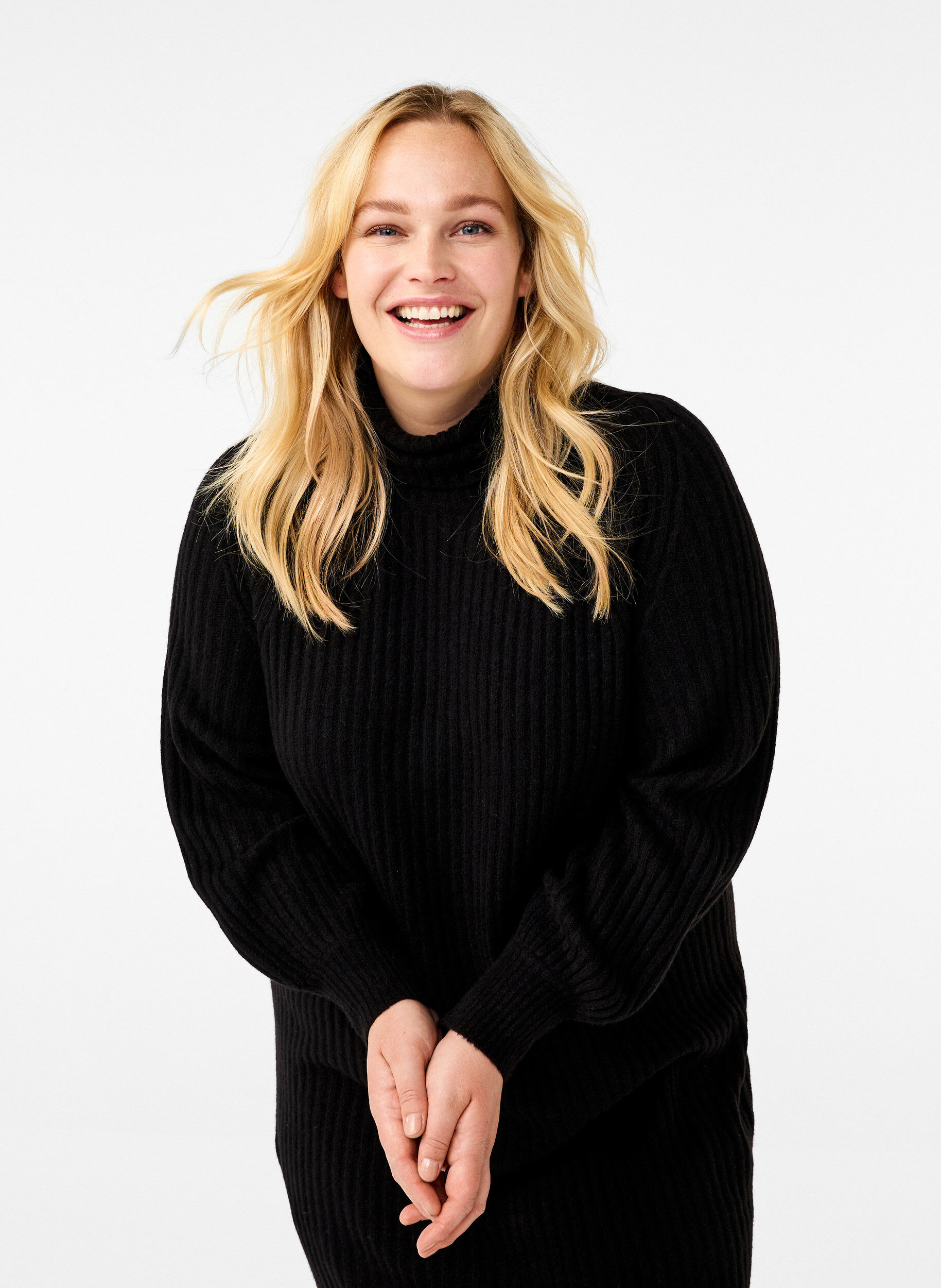 Zizzi Lange gebreide jurk met col, Black, Model image number 2