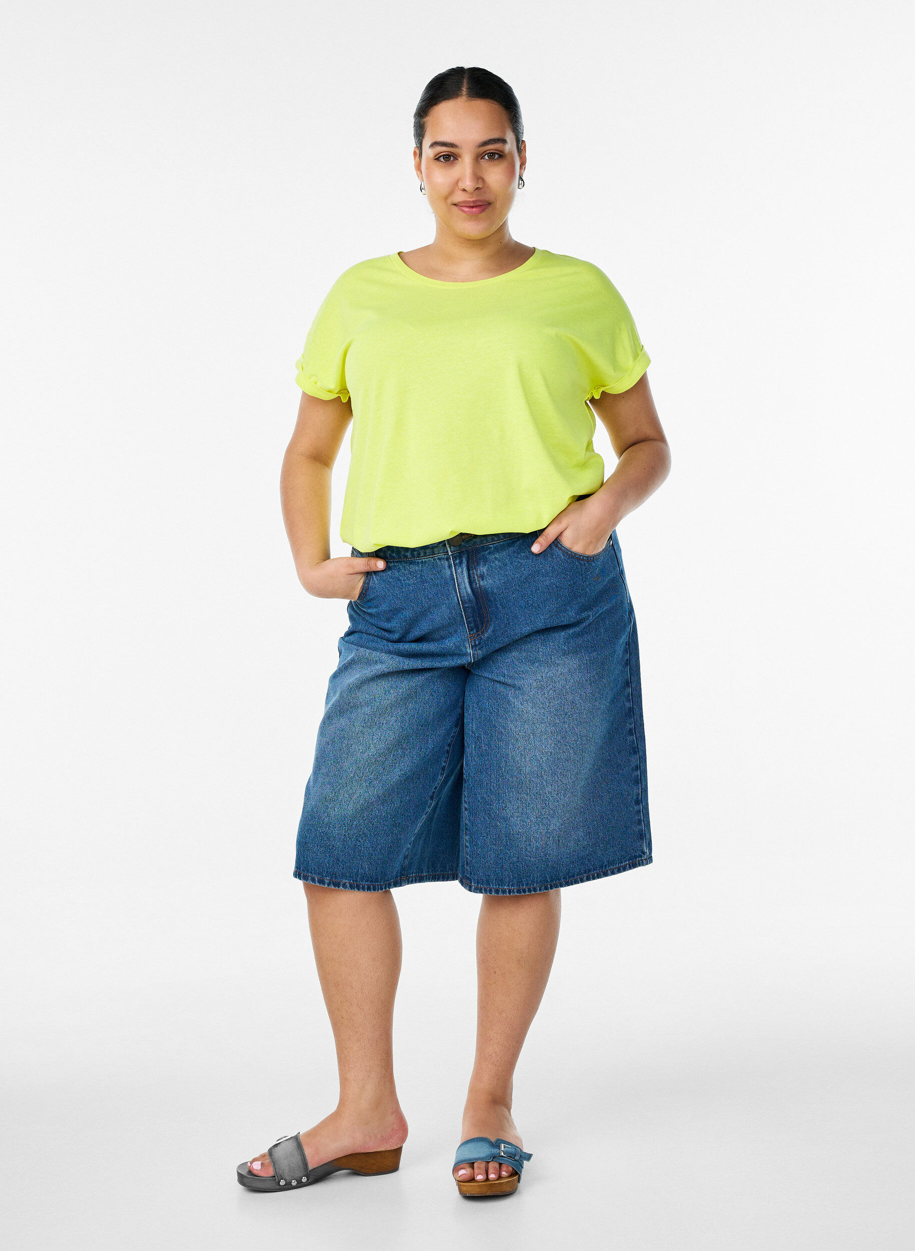 Zizzi T-shirt van katoen in neon kleur, Geel, Model image number 1