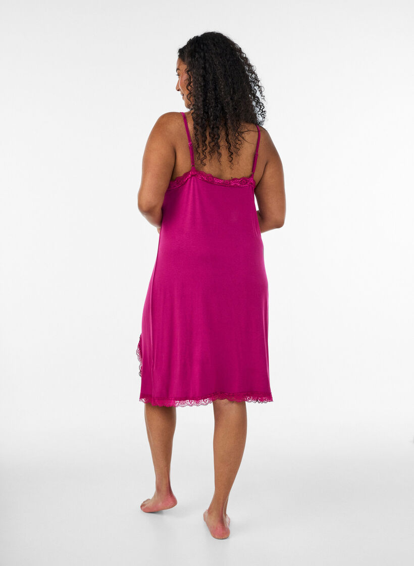 Viscose nachthemd met kant en splitten, Rood, Model image number 1