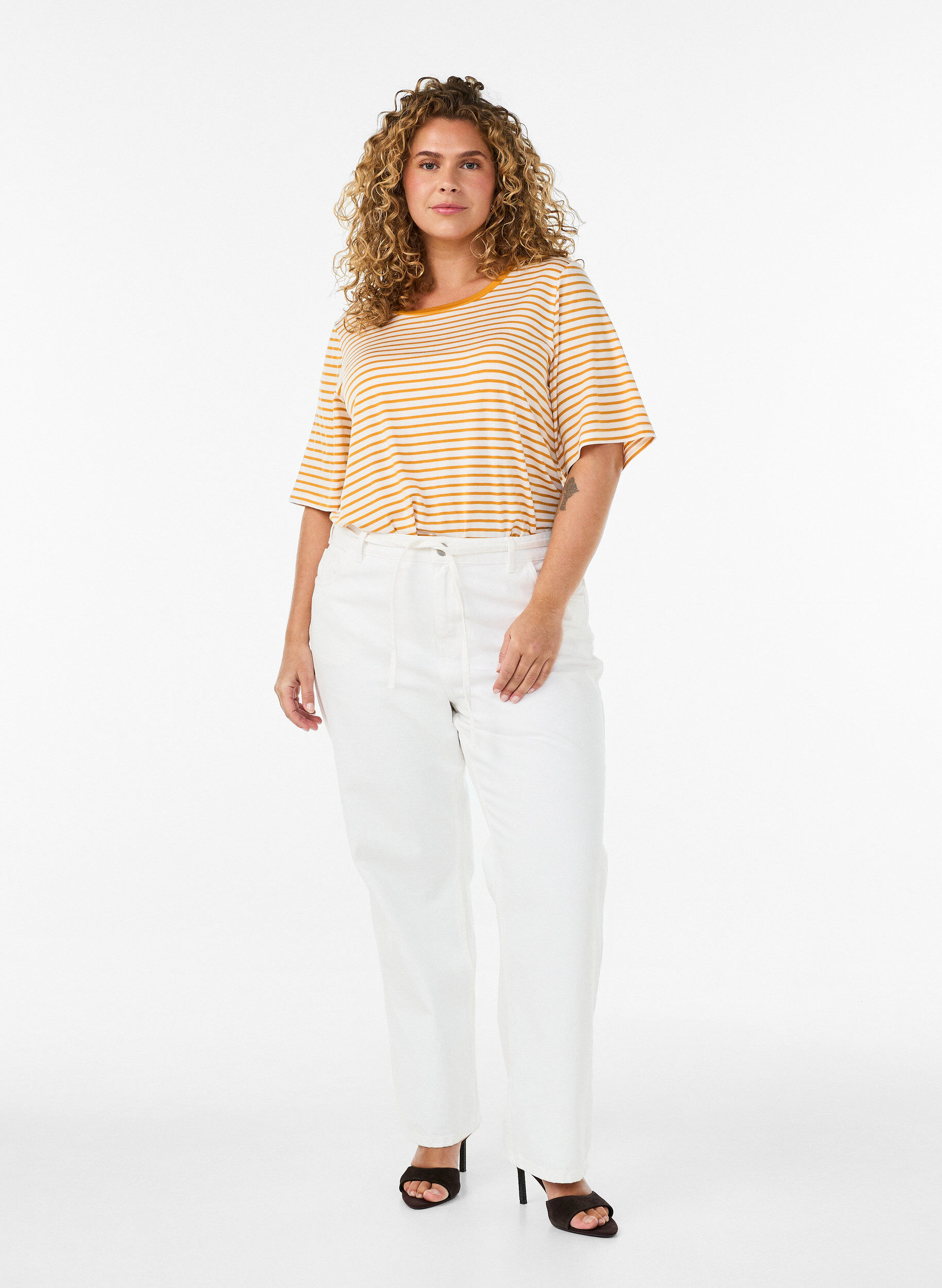 ZizziT-shirt met TENCEL&trade; Lyocell en strepen, Geel, Model image number 1