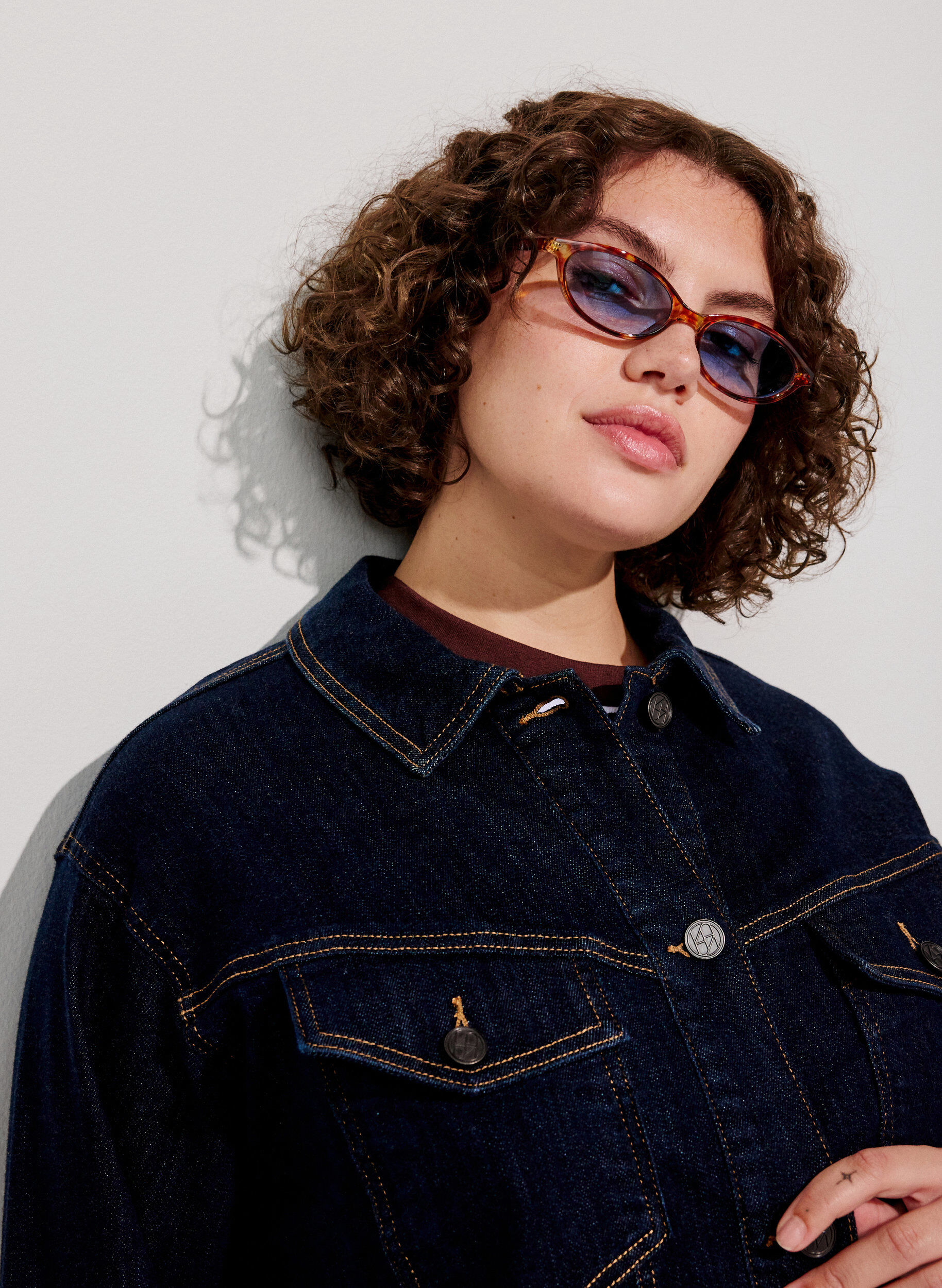 ZizziKlassiek denimjack met contrasterend stiksel, Blauw, Model image number 3