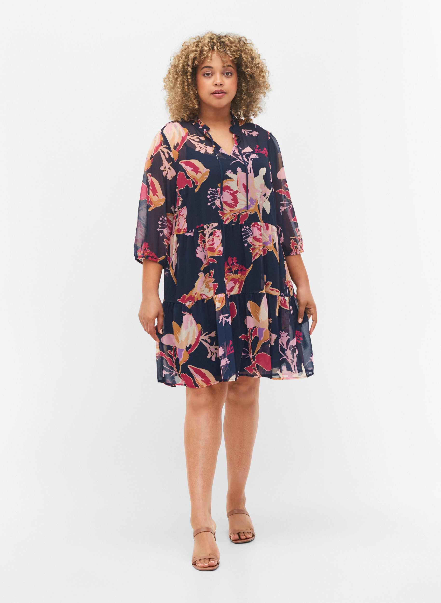 Zizzi Tuniek met bloemenprint en lurex, Big Flower AOP, Model image number 2