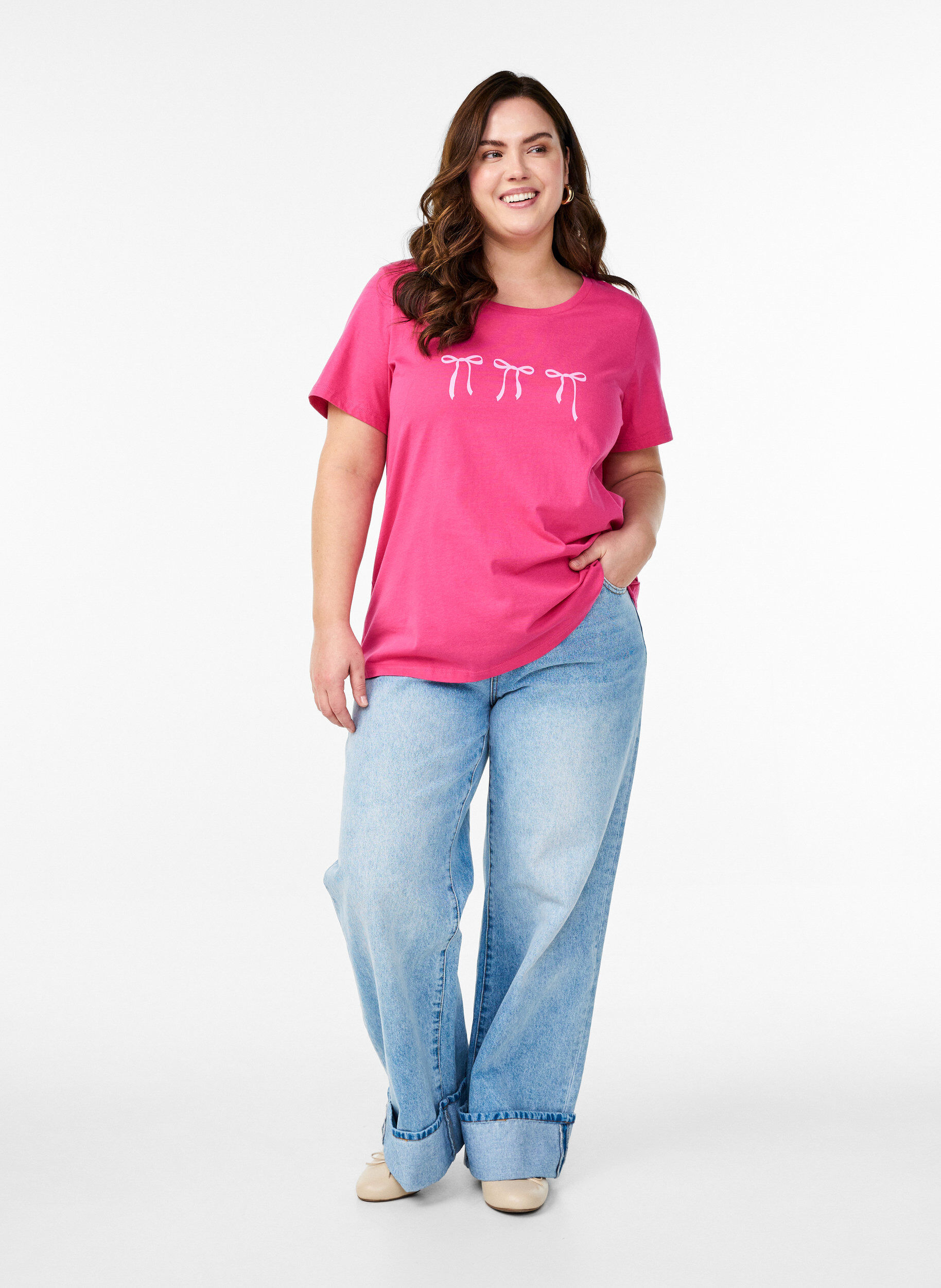 Zizzi Katoenen T-shirt met motief, Raspberry w. Bows, Model image number 2