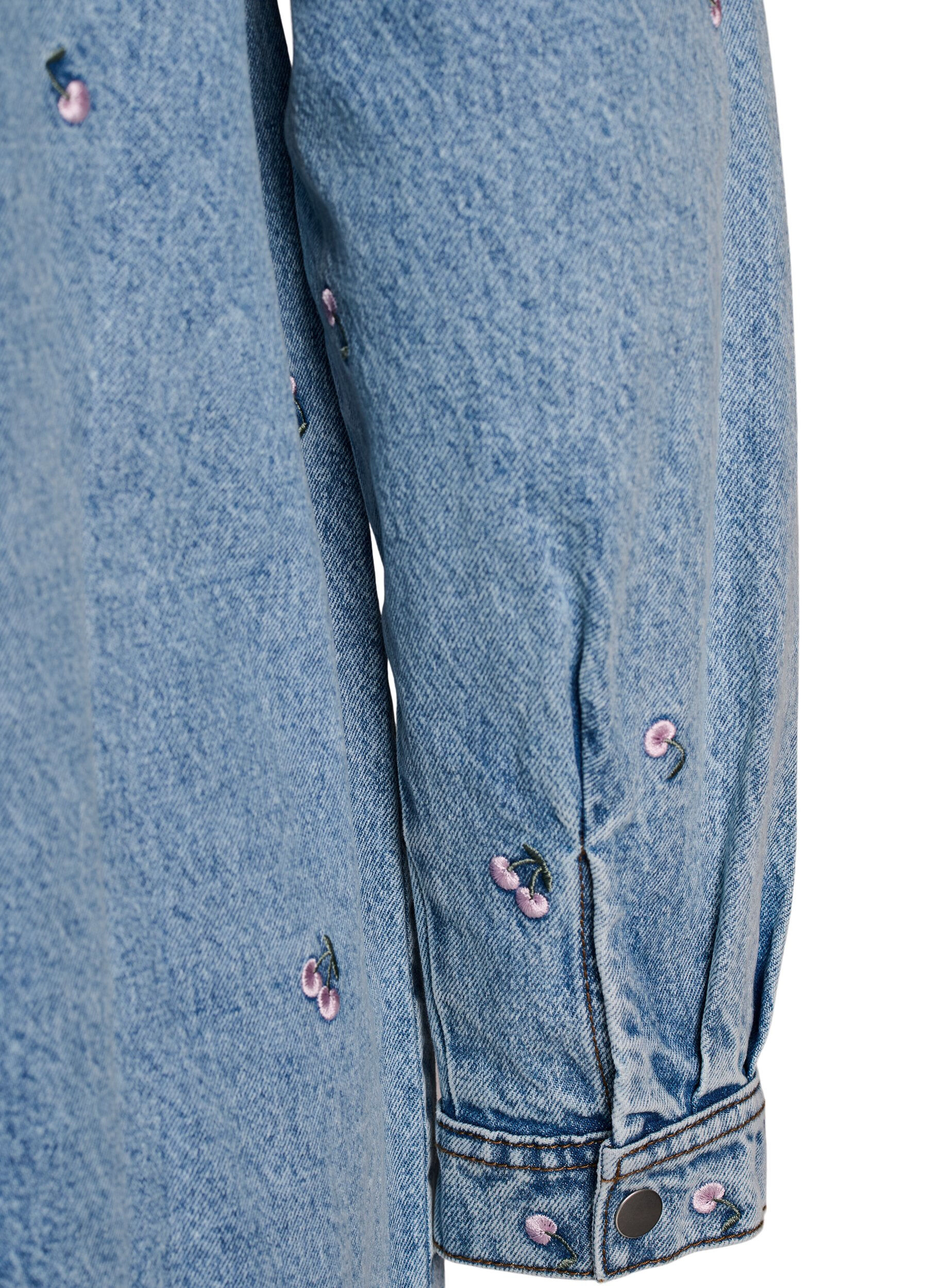 Zizzi Denimjurk met kersen en borstzakken, Blauw, Packshot image number 3