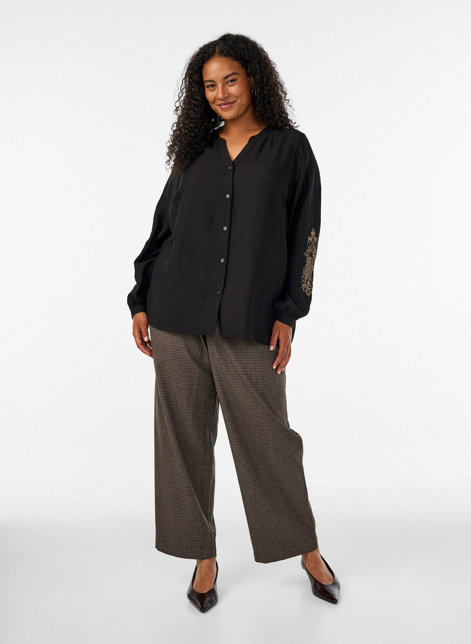 ZizziViscose shirt met geborduurde mouwen, Zwart, Model image number 1