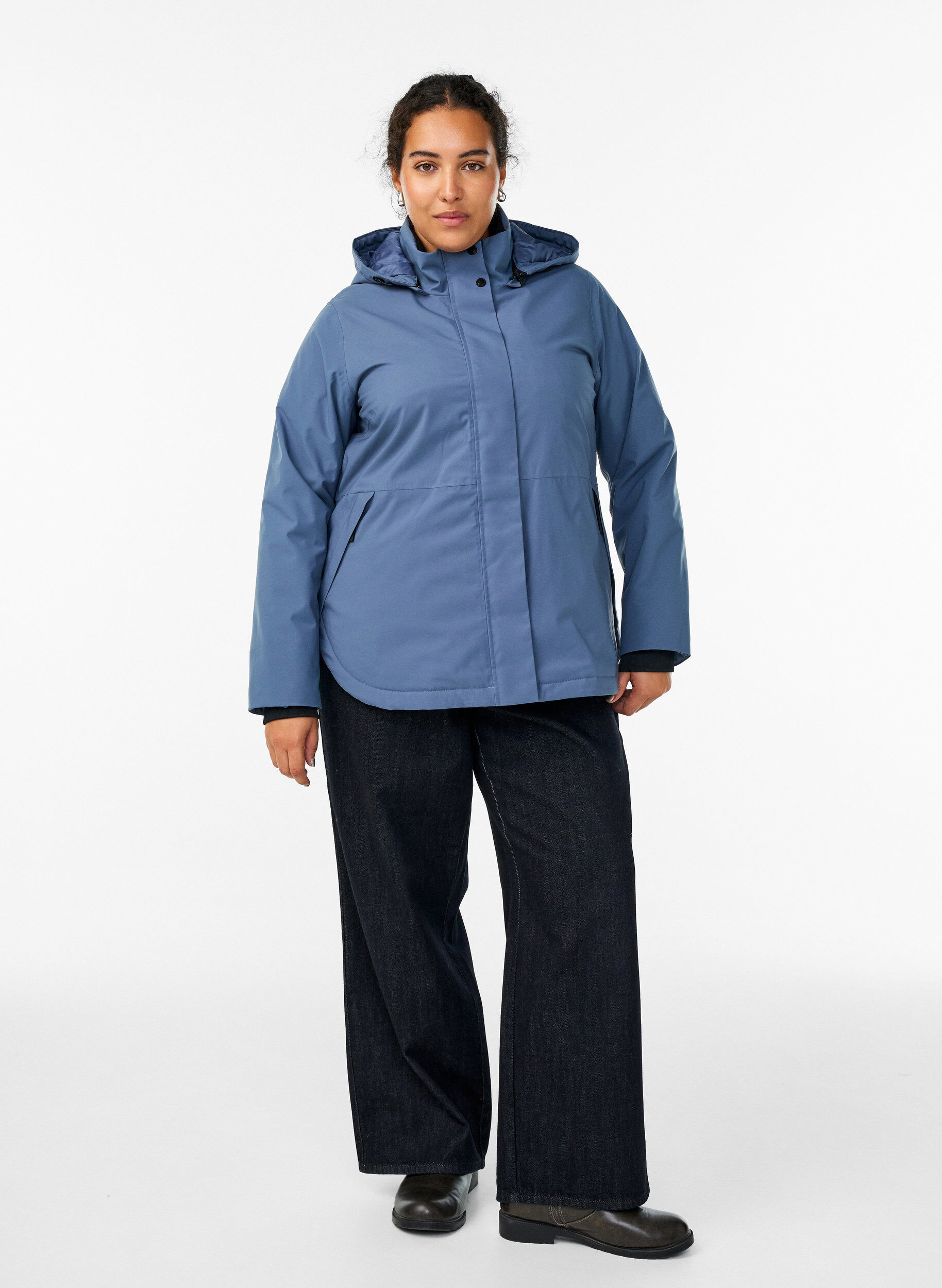 Zizzi Functionele korte winterjas met capuchon, Blauw, Model image number 1