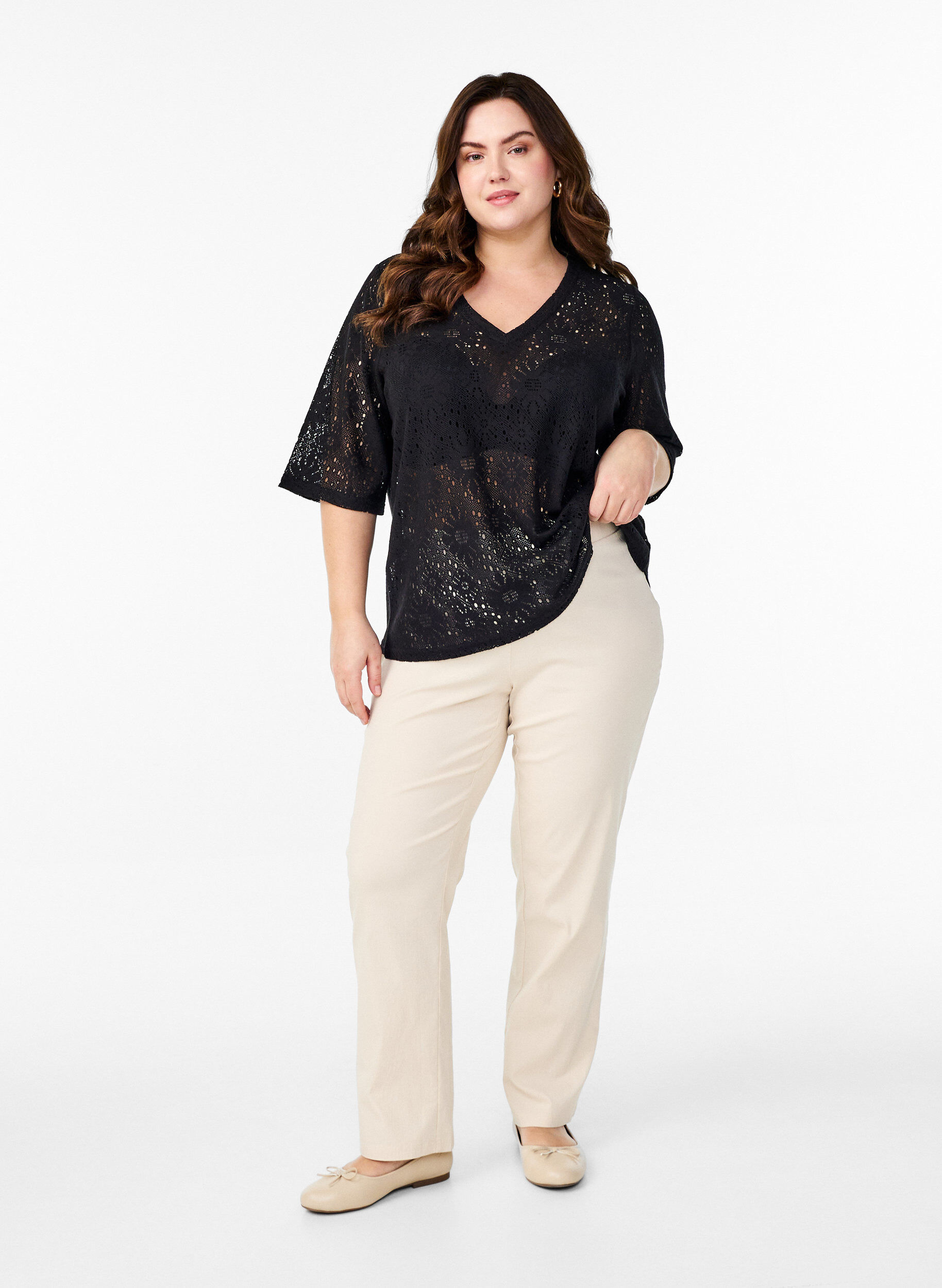 Zizzi Blouse met kort mouwen en een opengewerkt patroon, Zwart, Model image number 1
