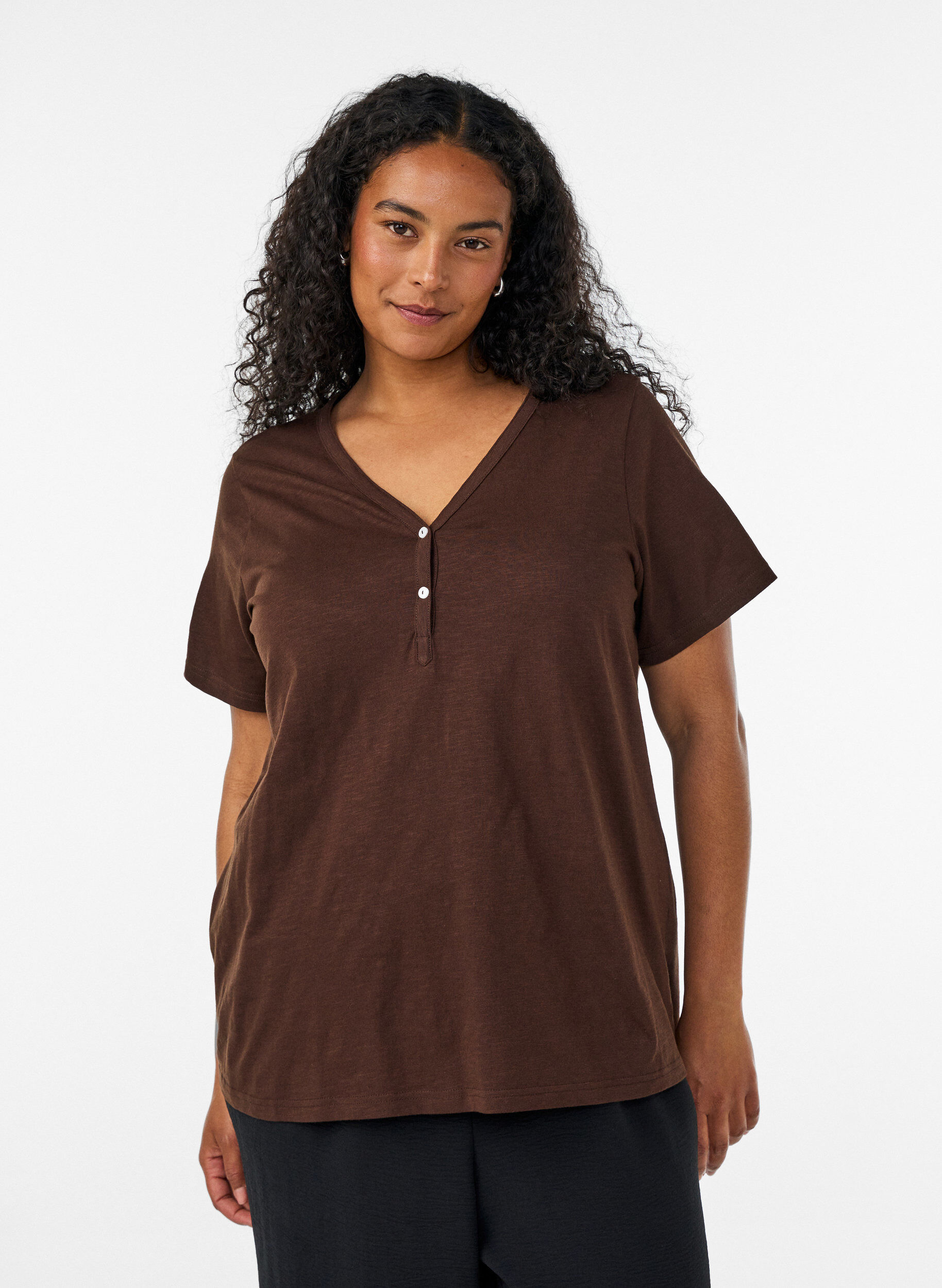 T-shirt met knoopdetail, Bruin, Model