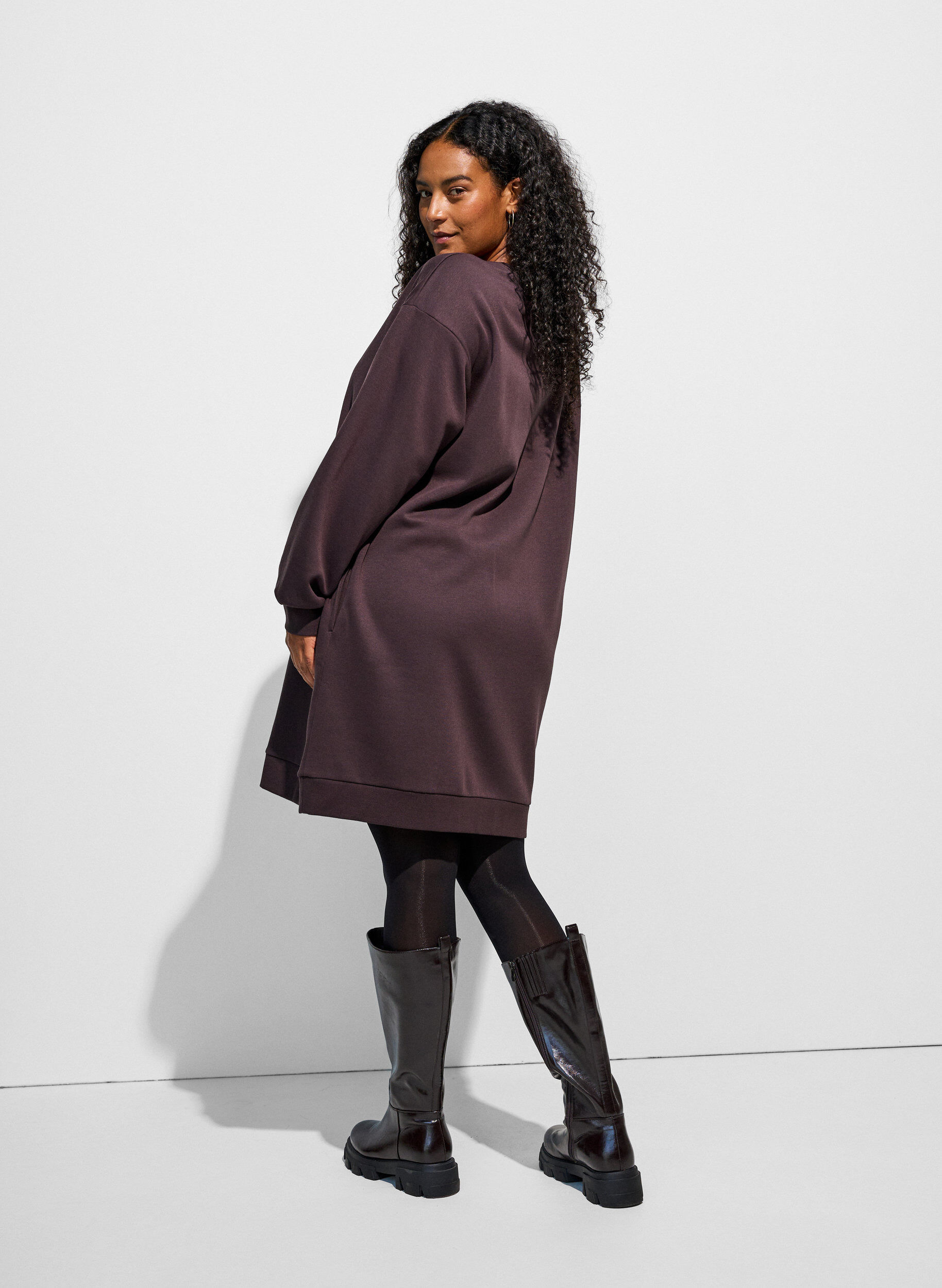 ZizziLosse sweatshirtjurk met zakken, Bruin, Model image number 2