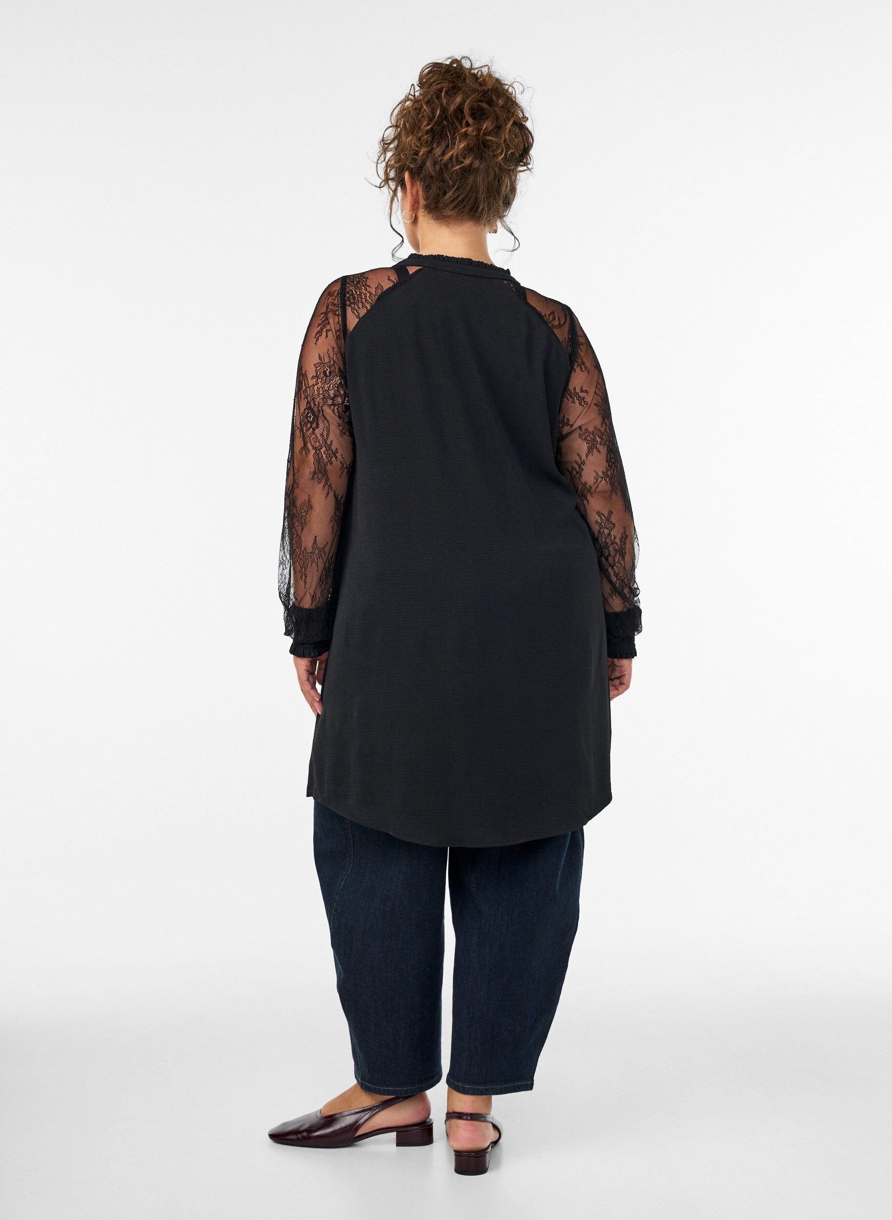ZizziTuniek met doorschijnende kanten mouwen, Zwart, Model image number 2