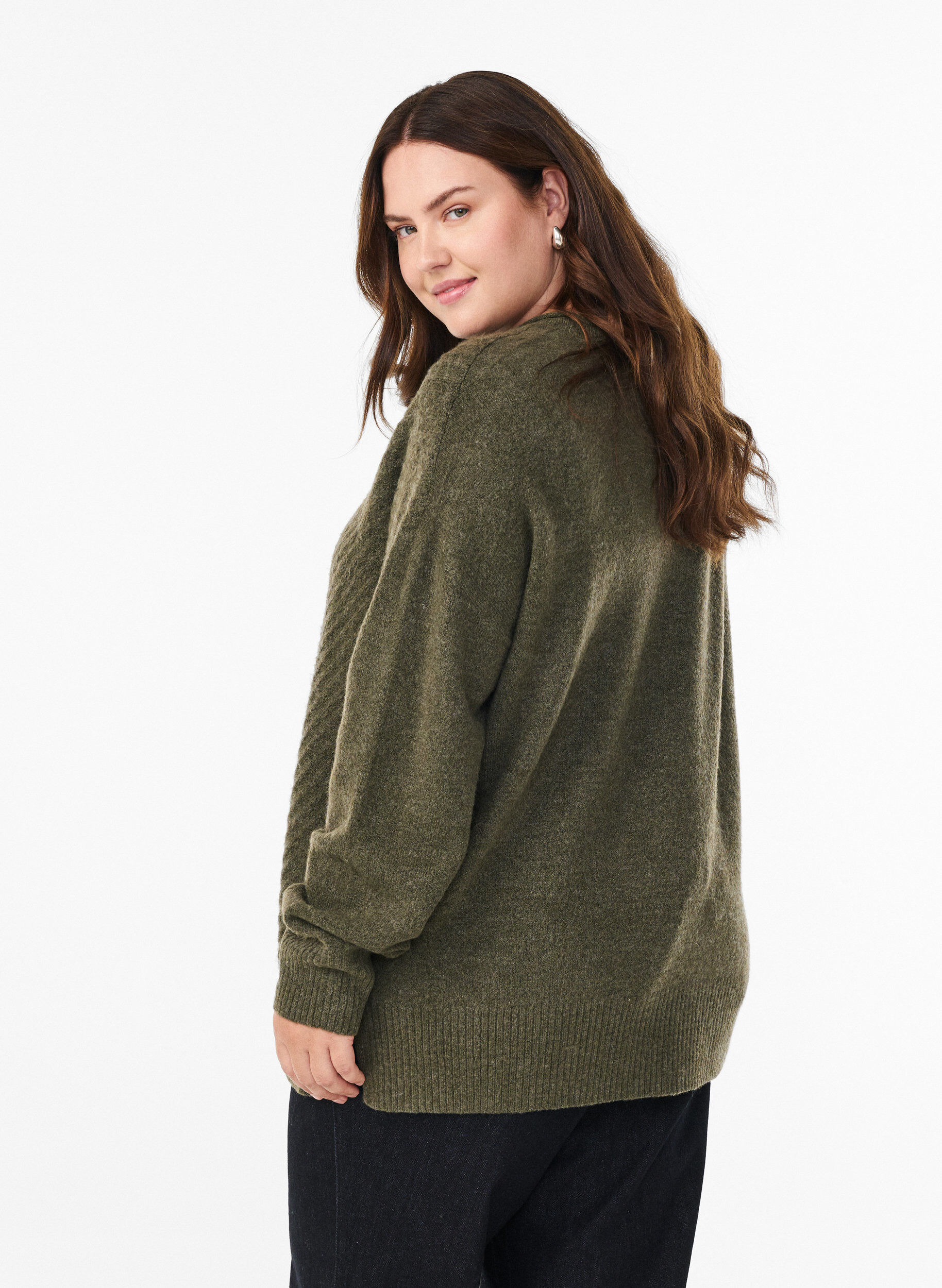 Zizzi Gebreide blouse met V-vormig geribd patroon en zijsplitjes, Groen, Model image number 2