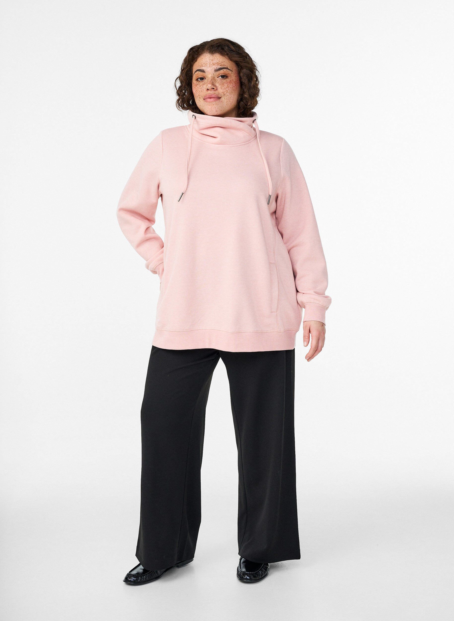 ZizziSweatshirt met hoge kraag en zakken, Rood, Model image number 1