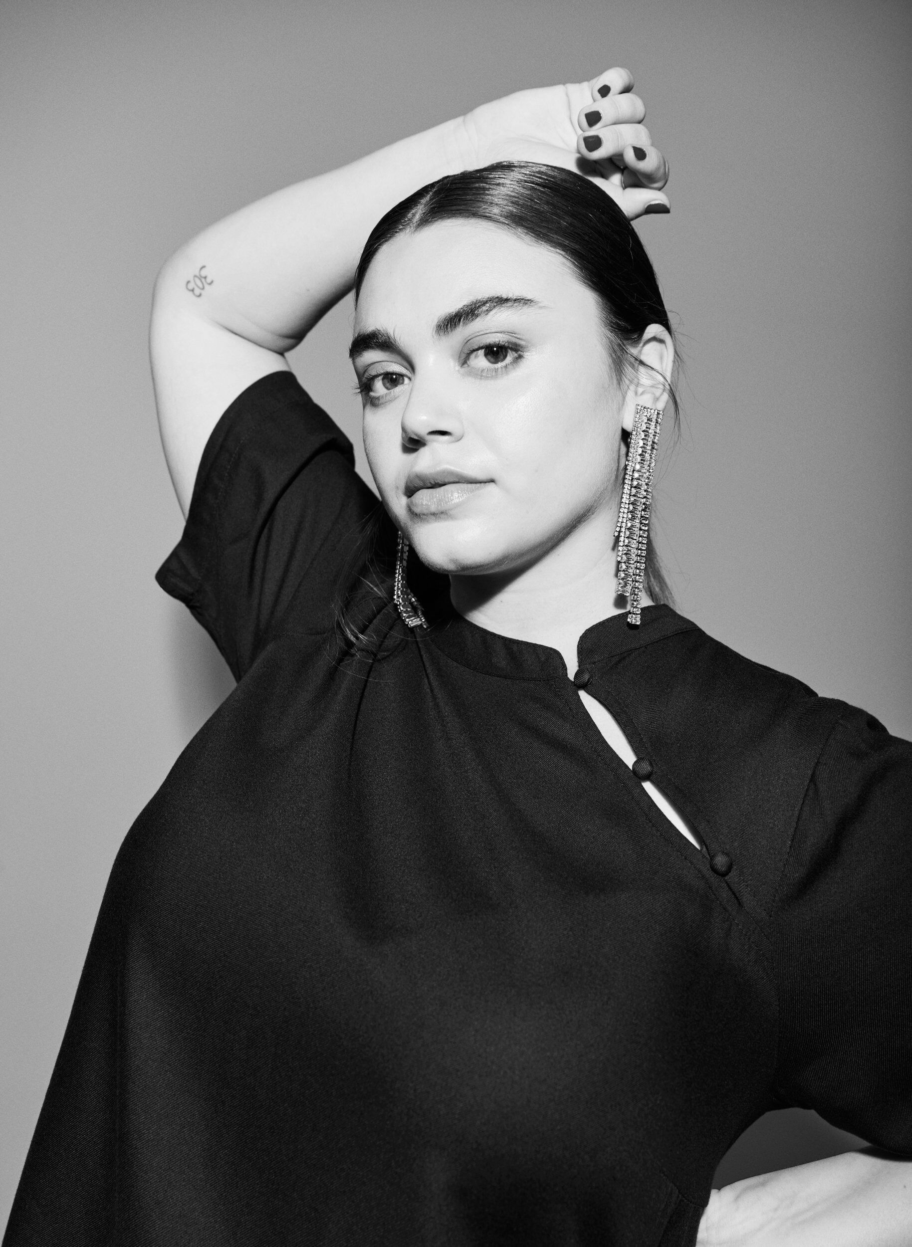 Zizzi Blouse met korte mouwen en diagonale knoopsluiting, Zwart, Image image number 0